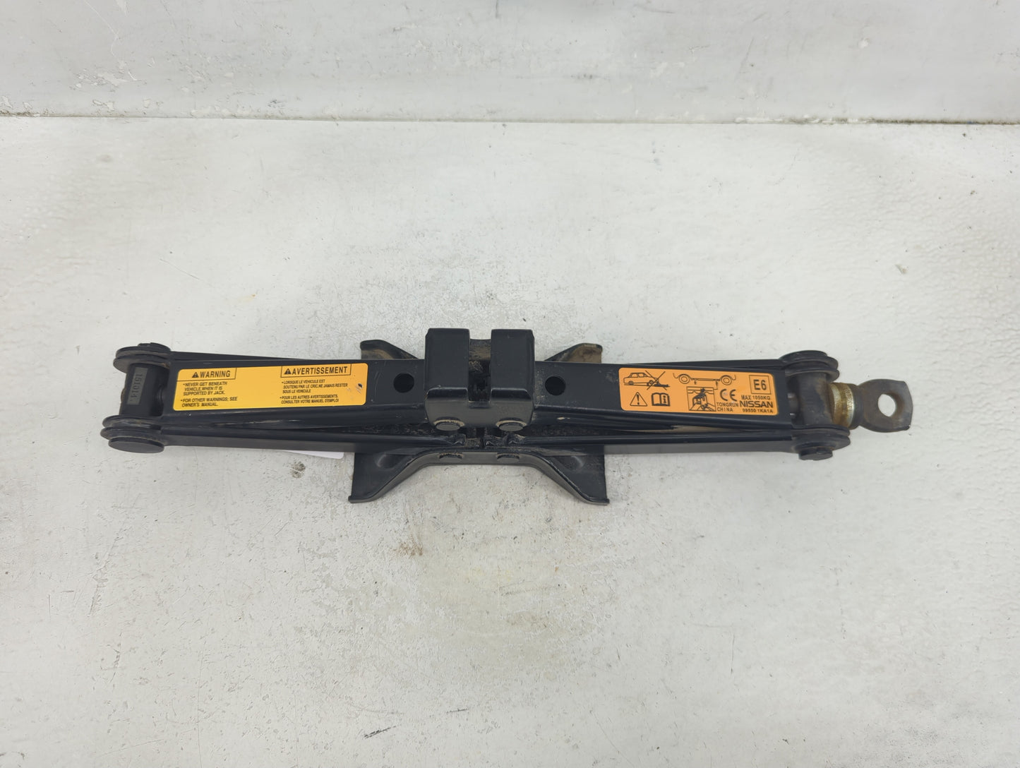 2016 Nissan Juke Spare Scissor Car Jack - Oemusedautoparts1.com