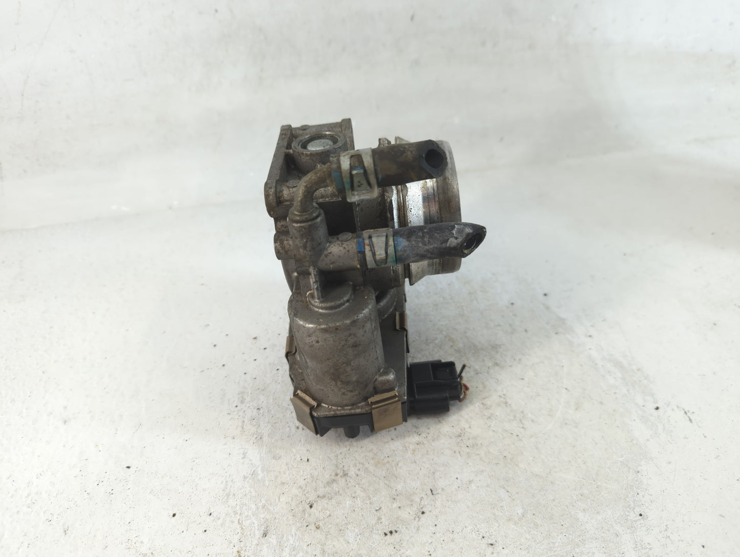 2015-2017 Nissan Juke Throttle Body P/N:RME60-51 Fits Fits 2015 2016 2017 2018 2019 OEM Used Auto Parts - Oemusedautoparts1.