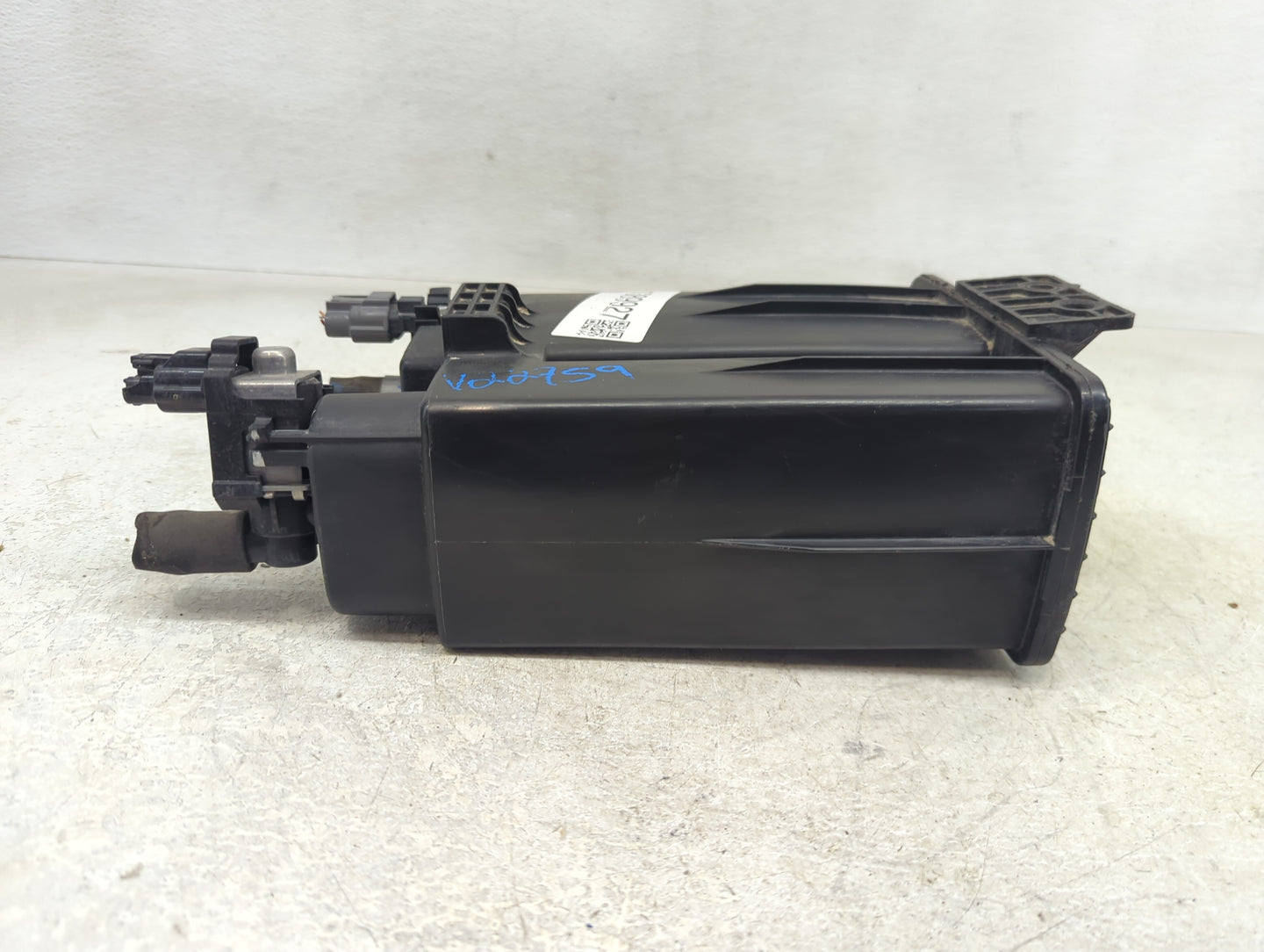 2016 Nissan Maxima Fuel Vapor Charcoal Canister - Oemusedautoparts1.com
