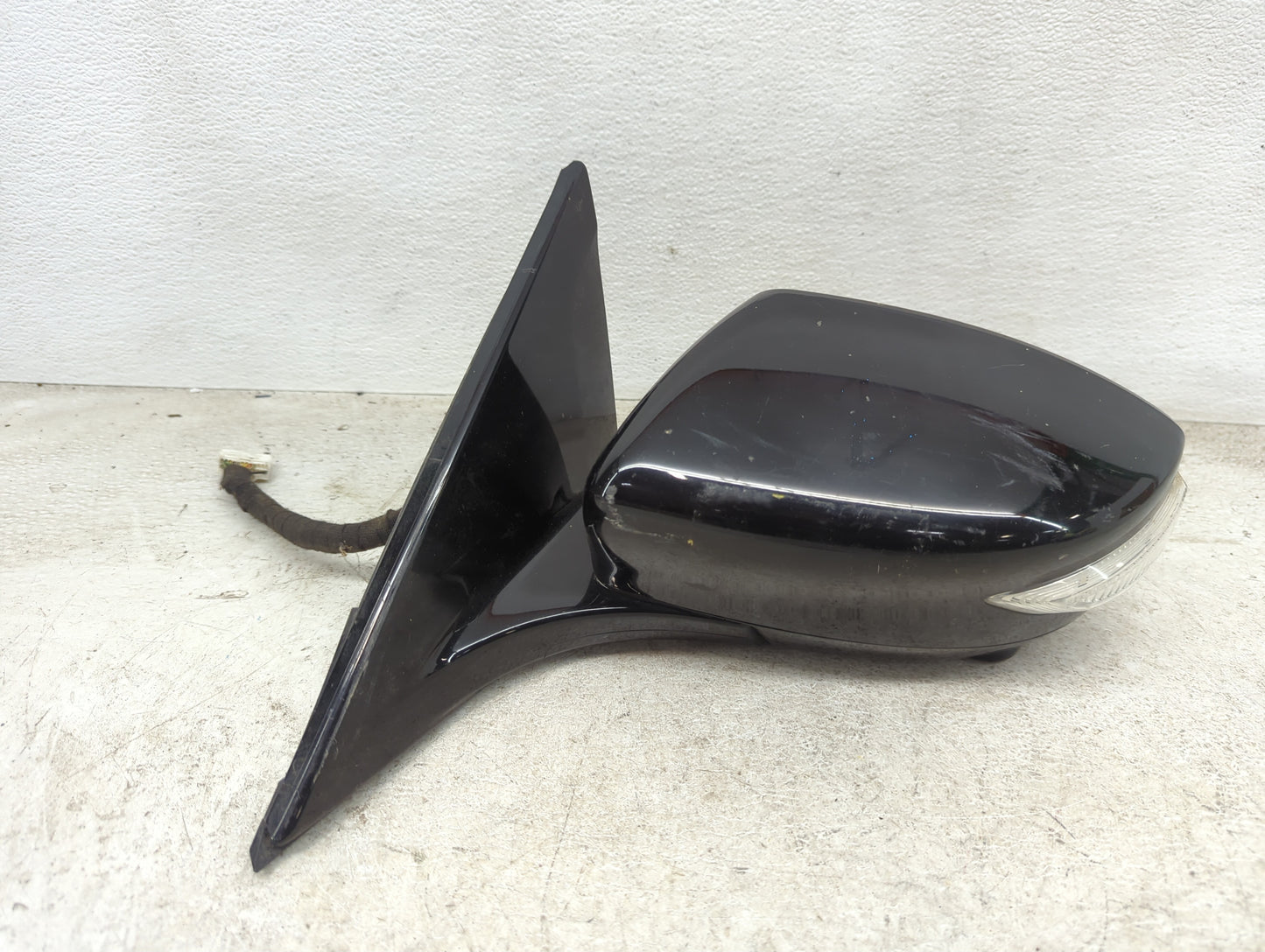 2016-2019 Nissan Maxima Driver Side View Mirror - Left Door Mirror OEM Used - Oemusedautoparts1.com