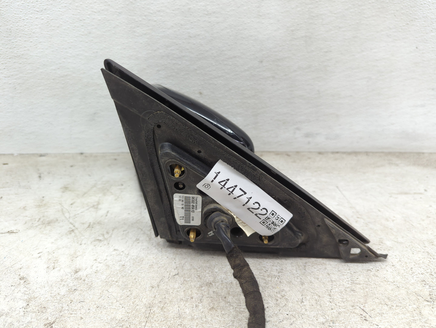 2016-2019 Nissan Maxima Driver Side View Mirror - Left Door Mirror OEM Used - Oemusedautoparts1.com