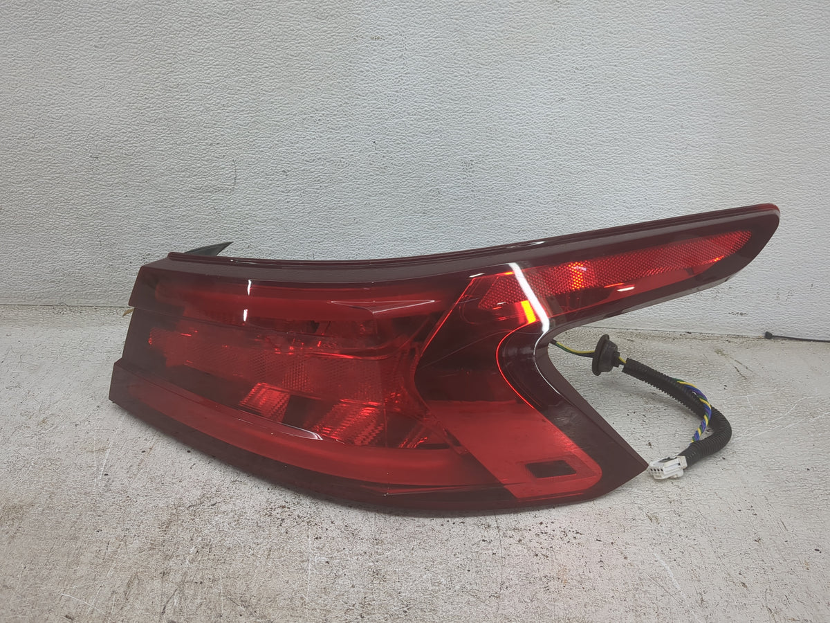 2016-2018 Nissan Maxima Tail Light Assembly Passenger Right OEM P/N:315-1986R-AS Fits Fits 2016 2017 2018 OEM Used Auto Part