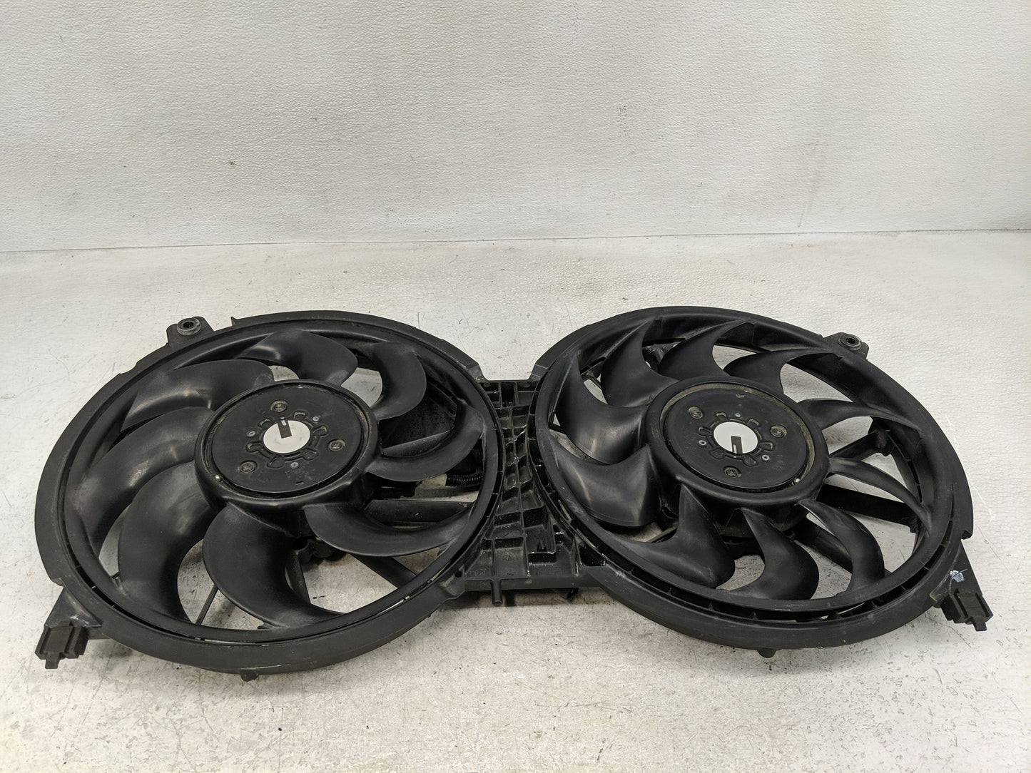 2016 Nissan Murano Electric Radiator Cooling Fan Motor Assembly P/N:3 137 234 011 Fits OEM Used Auto Parts - Oemusedautopart