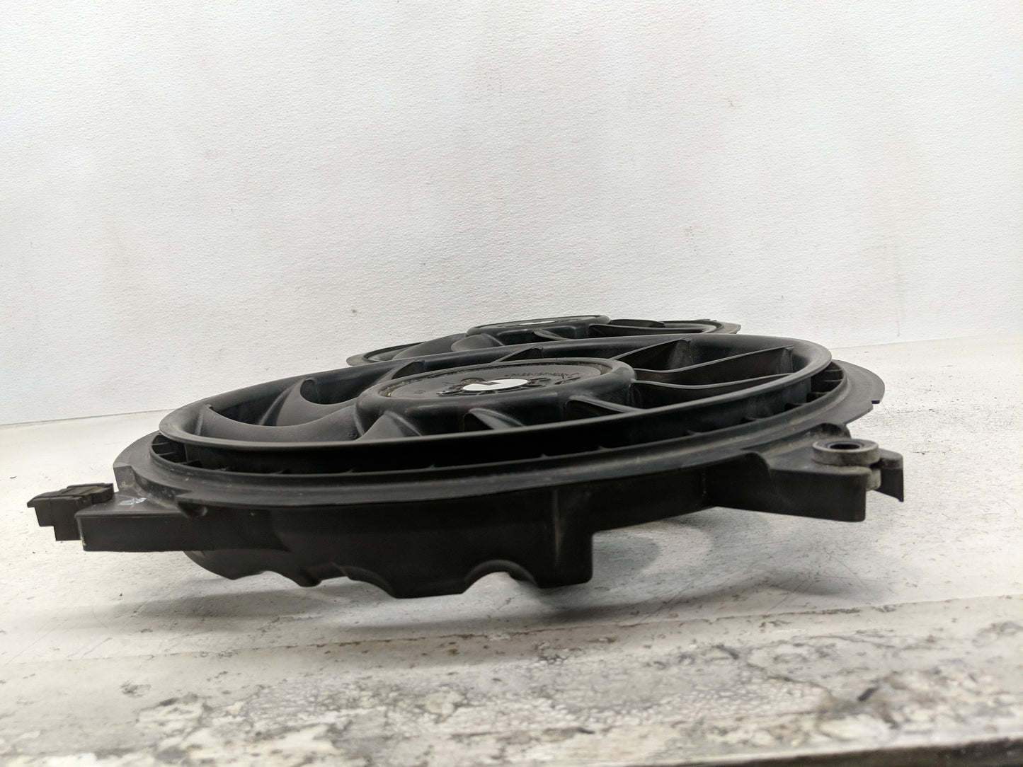2016 Nissan Murano Electric Radiator Cooling Fan Motor Assembly P/N:3 137 234 011 Fits OEM Used Auto Parts - Oemusedautopart