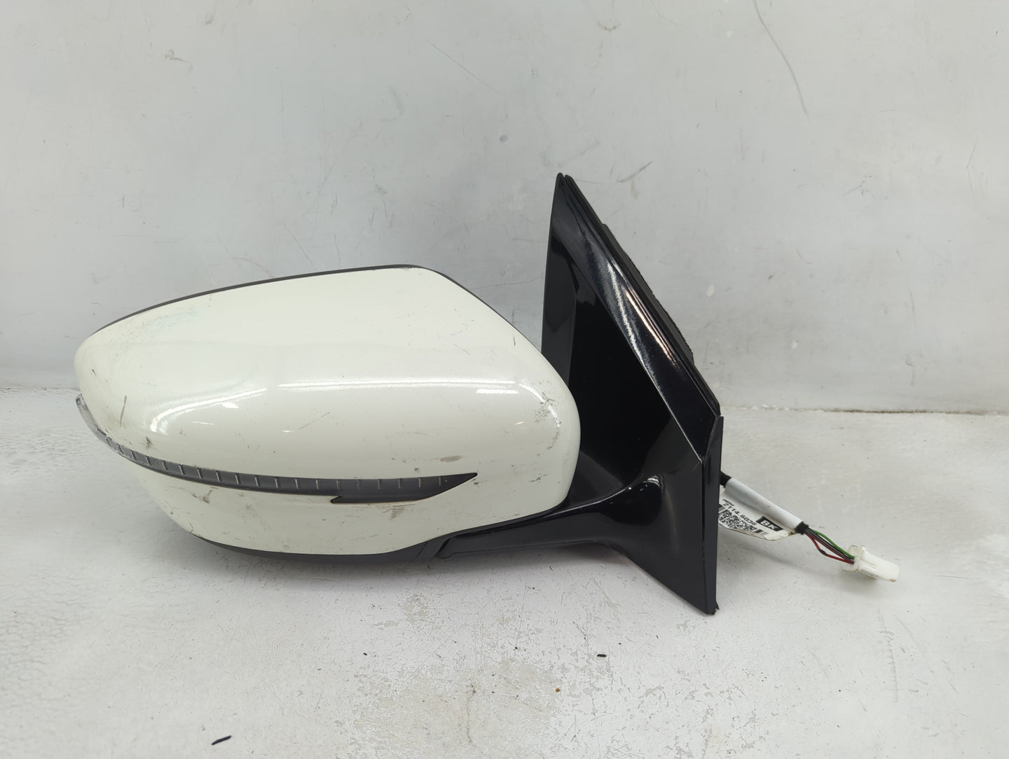 2015-2016 Nissan Murano Passenger Side View Mirror - Right Door Mirror OEM Used - Oemusedautoparts1.com