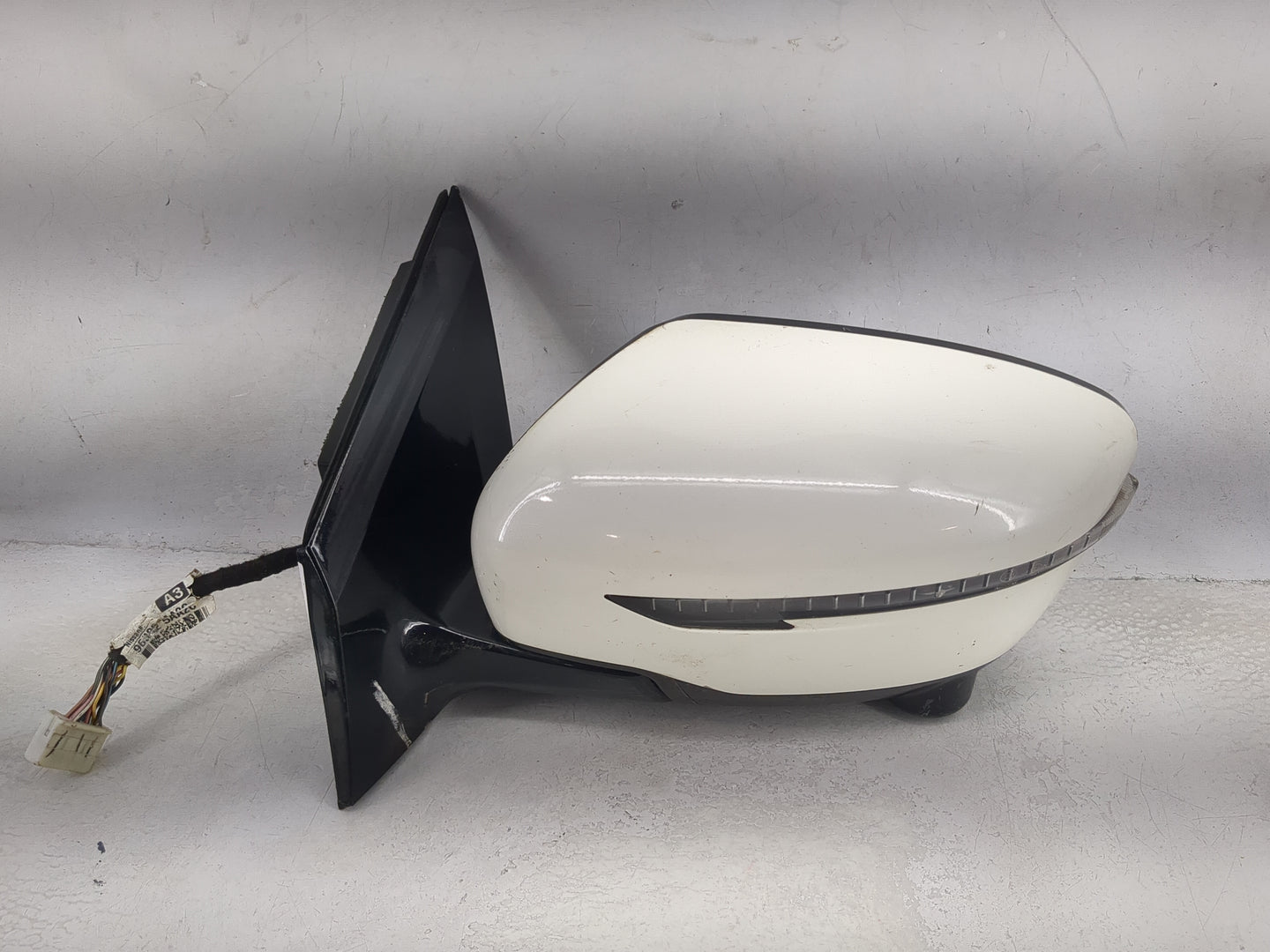 2015-2016 Nissan Murano Driver Side View Mirror - Left Door Mirror OEM Used - Oemusedautoparts1.com