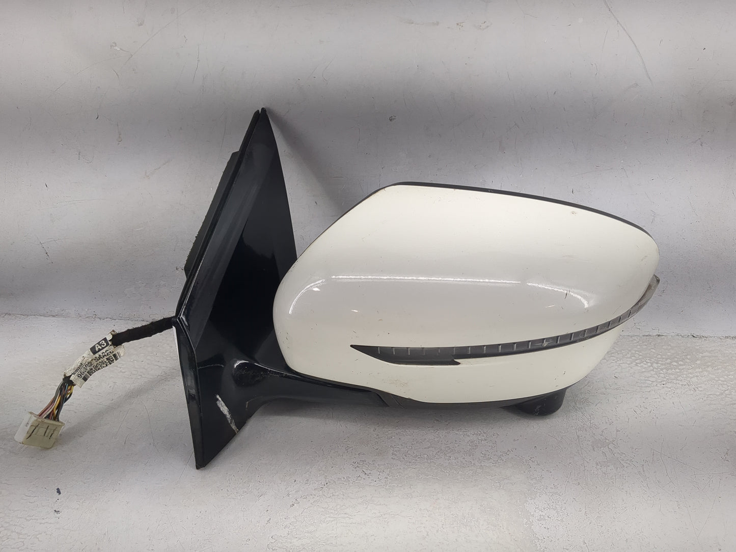 2015-2016 Nissan Murano Driver Side View Mirror - Left Door Mirror OEM Used - Oemusedautoparts1.com