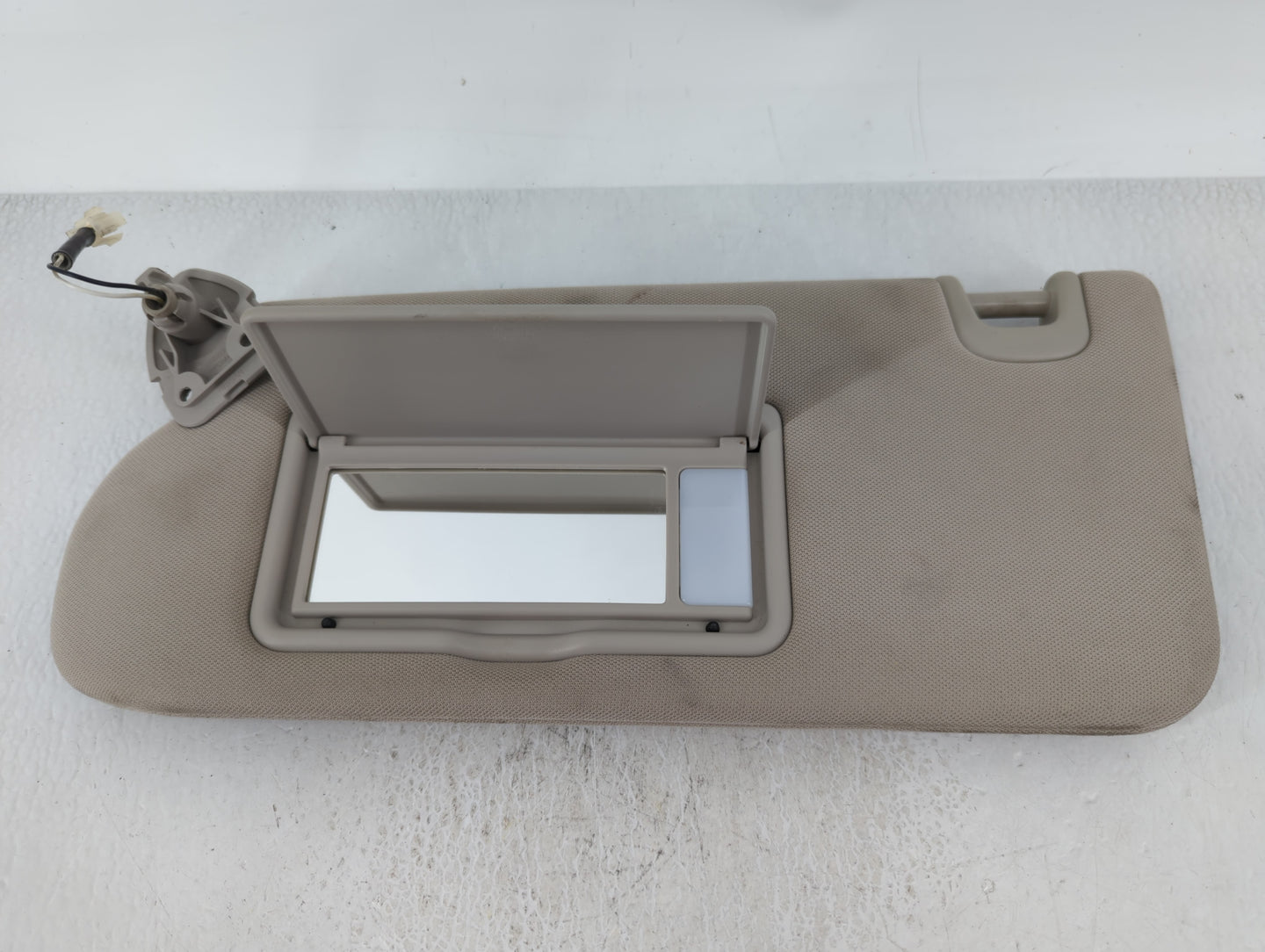 2015-2018 Nissan Murano Sun Visor Shade Replacement Passenger Right Mirror Fits Fits 2015 2016 2017 2018 OEM Used Auto Parts