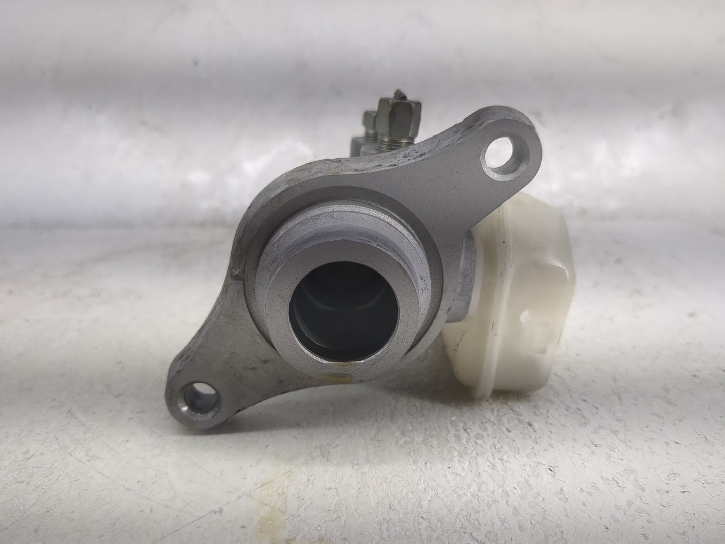 Nissan Nv200 Brake Master Cylinder 1498444 - Oemusedautoparts1.com