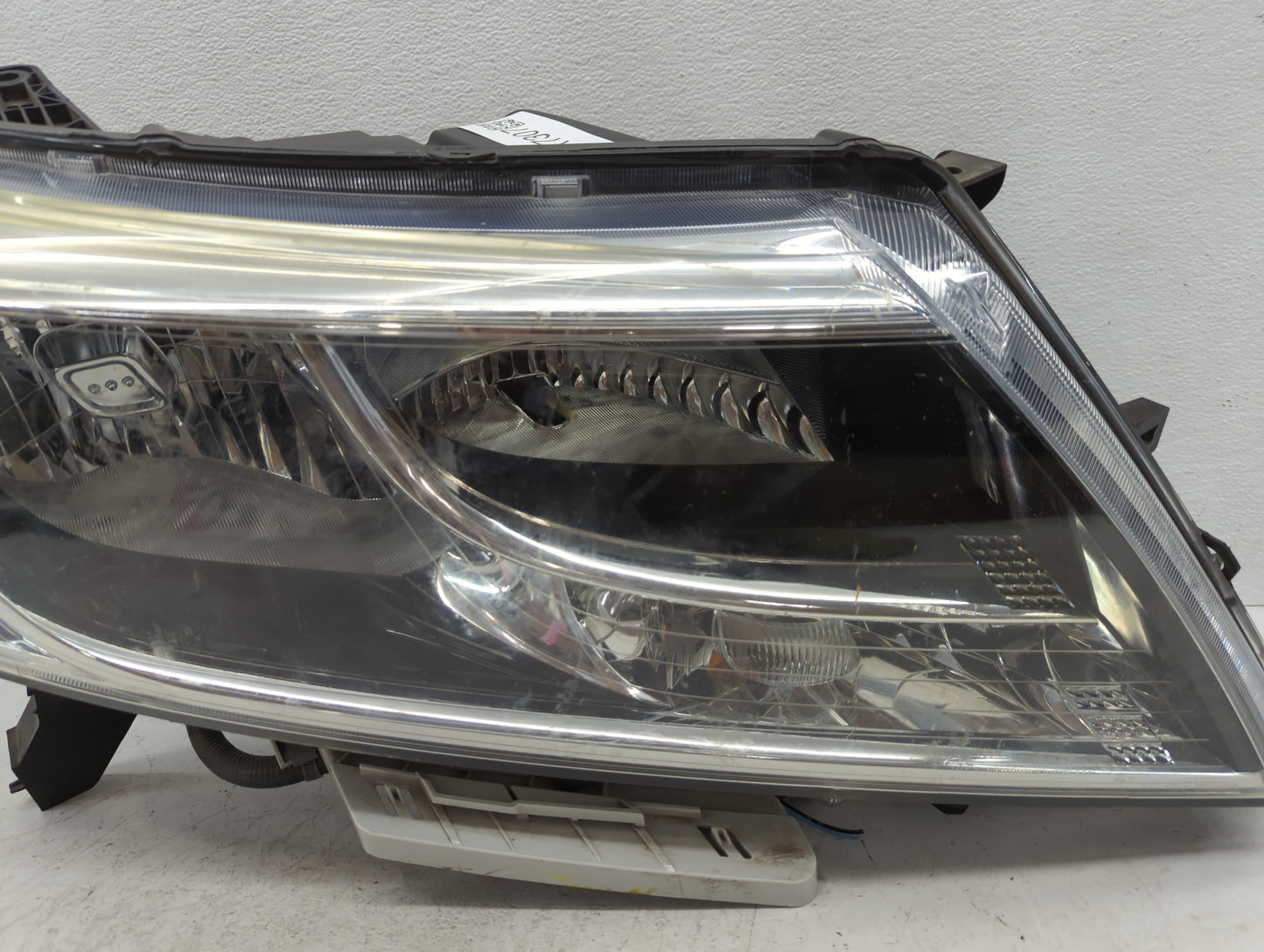 2013 Nissan Pathfinder Passenger Right Oem Head Light Headlight Lamp - Oemusedautoparts1.com