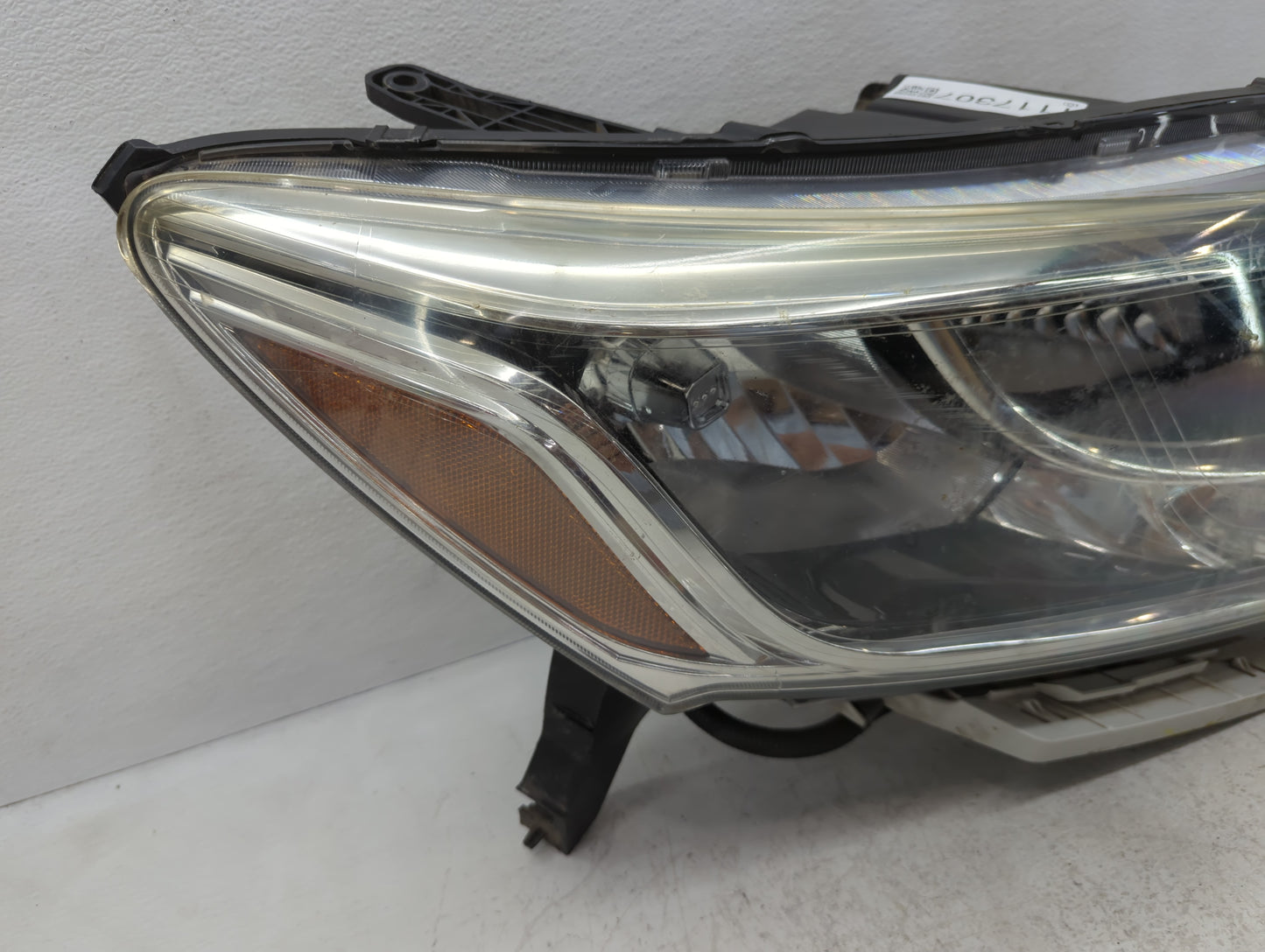 2013 Nissan Pathfinder Passenger Right Oem Head Light Headlight Lamp - Oemusedautoparts1.com