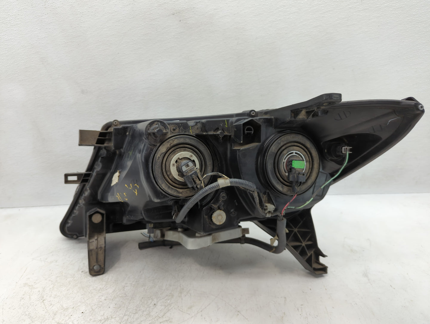 2013 Nissan Pathfinder Passenger Right Oem Head Light Headlight Lamp - Oemusedautoparts1.com