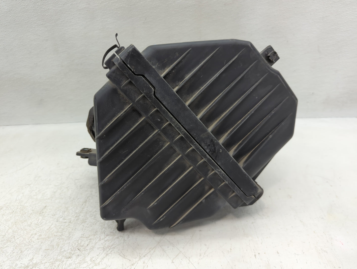 2016 Nissan Pathfinder Air Cleaner Intake-duct Hose Tube - Oemusedautoparts1.com