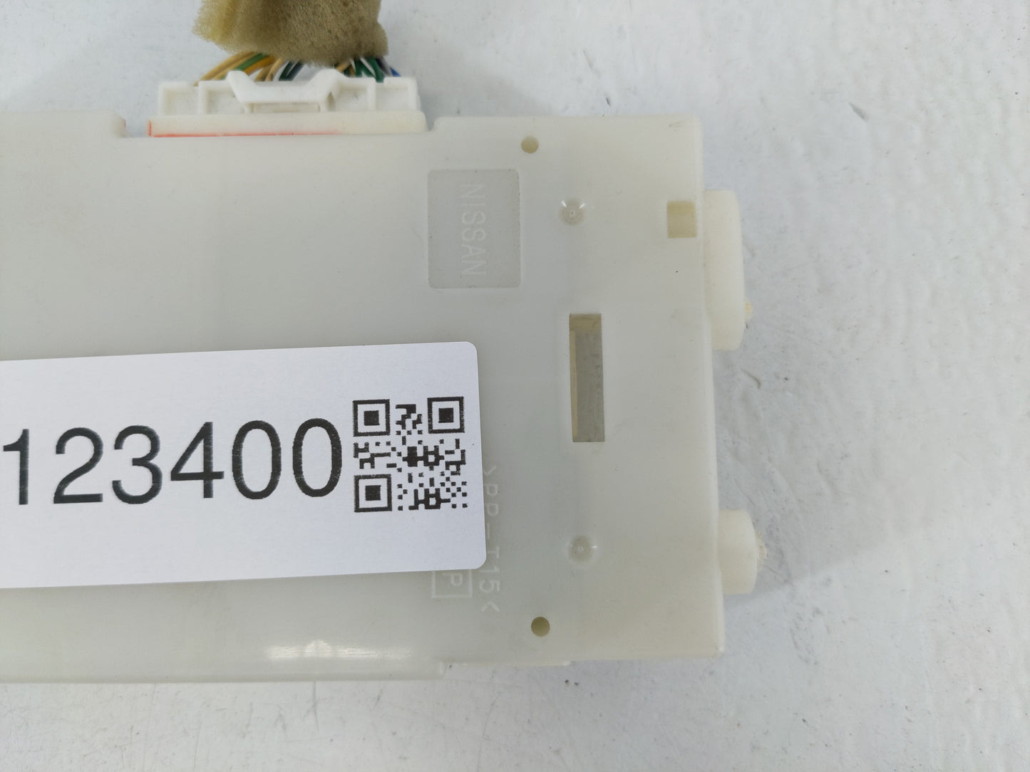 2016-2016 Nissan Pathfinder Chassis Control Module Ccm Bcm Body Control - Oemusedautoparts1.com