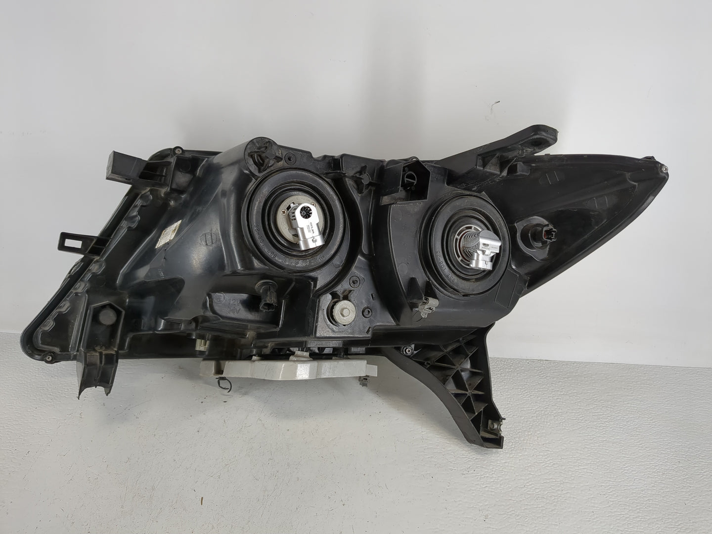 2013 Nissan Pathfinder Passenger Right Oem Head Light Headlight Lamp - Oemusedautoparts1.com