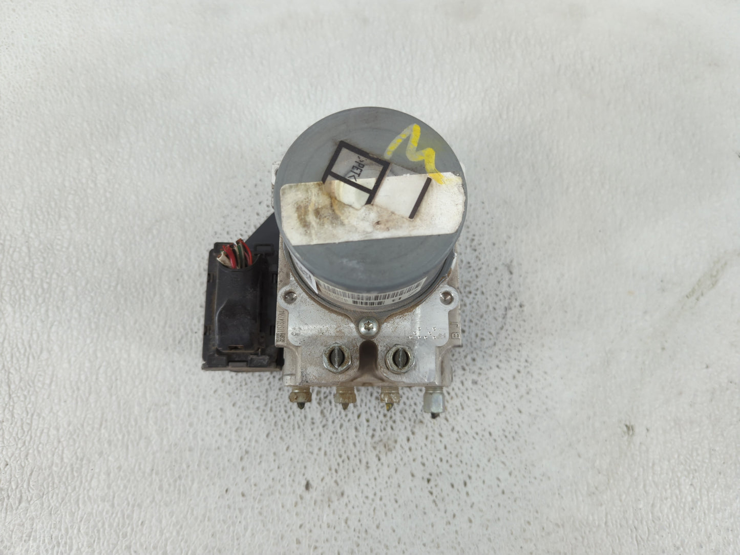 2016 Nissan Pathfinder ABS Pump Control Module Replacement P/N:47660 9NF0B Fits OEM Used Auto Parts - Oemusedautoparts1.com