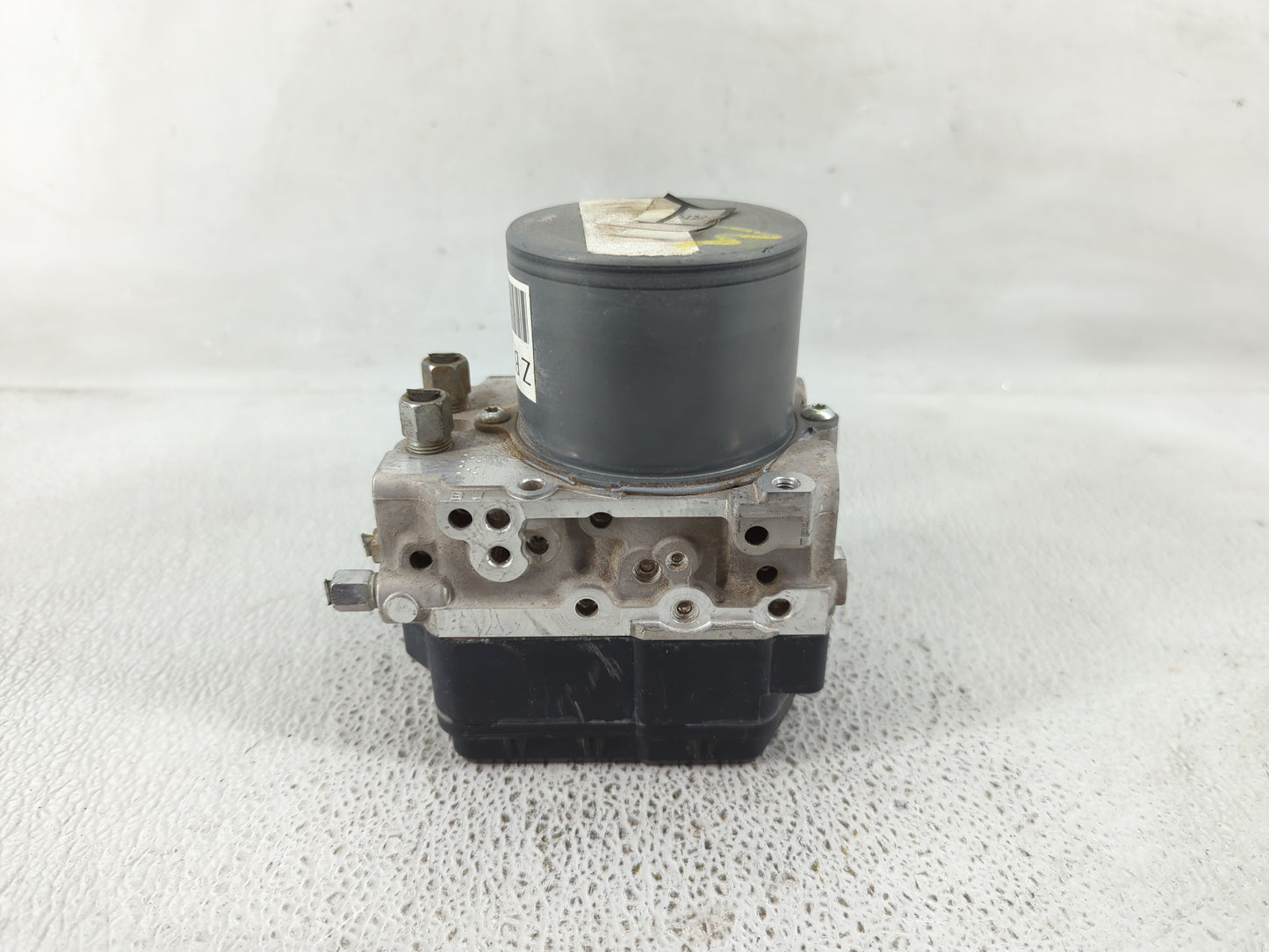 2016 Nissan Pathfinder ABS Pump Control Module Replacement P/N:47660 9NF0B Fits OEM Used Auto Parts - Oemusedautoparts1.com