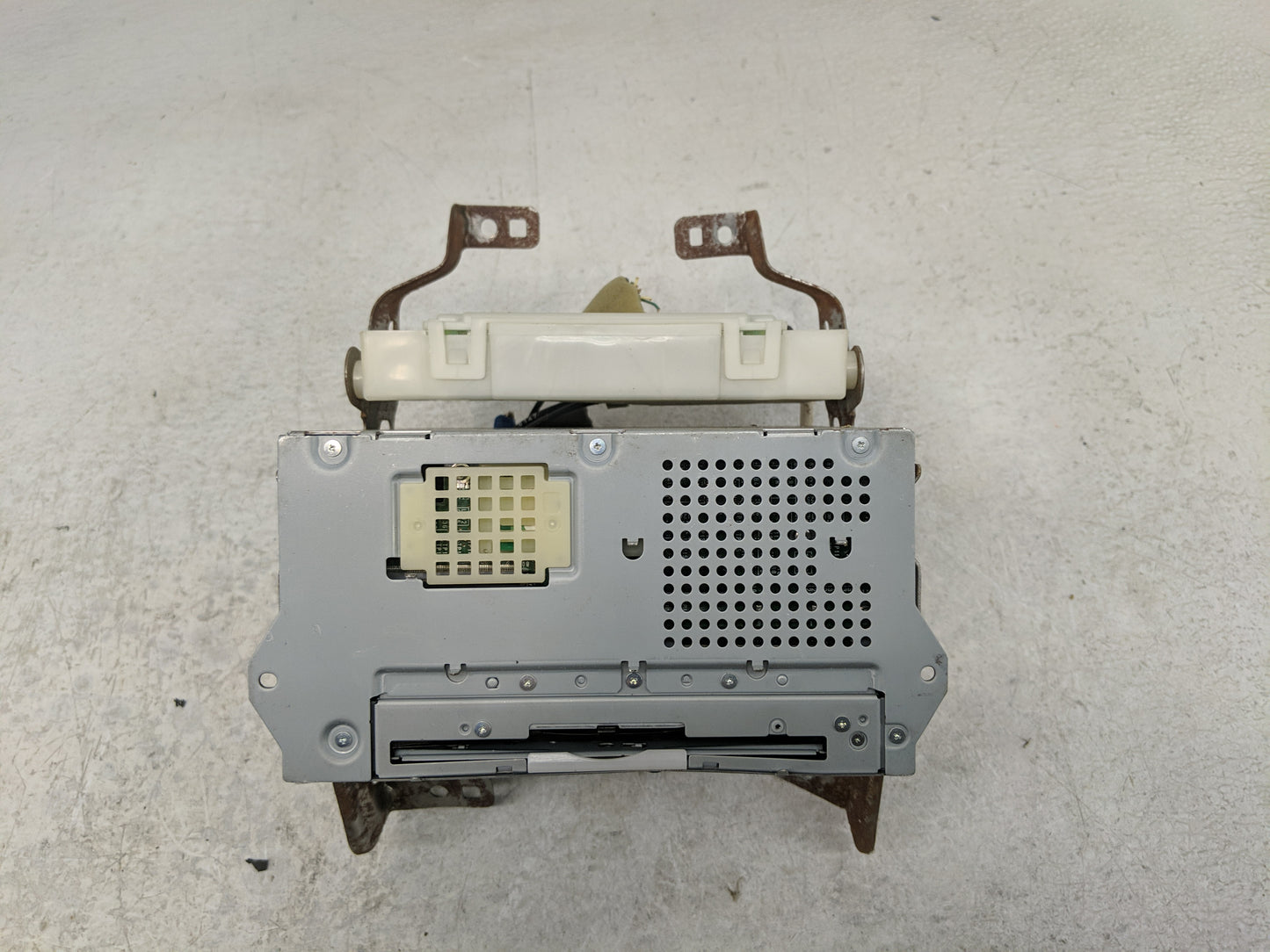 2016 Nissan Pathfinder Radio AM FM Cd Player Receiver Replacement P/N:27760 9PF0A Fits OEM Used Auto Parts - Oemusedautopart