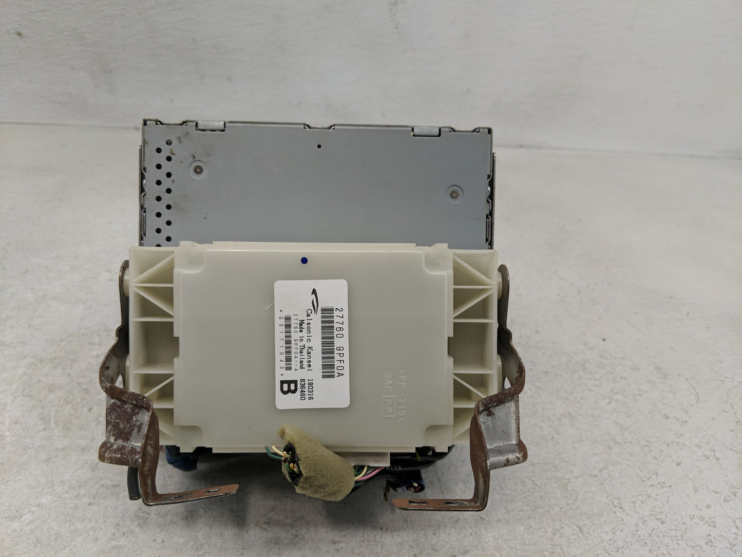 2016 Nissan Pathfinder Radio AM FM Cd Player Receiver Replacement P/N:27760 9PF0A Fits OEM Used Auto Parts - Oemusedautopart