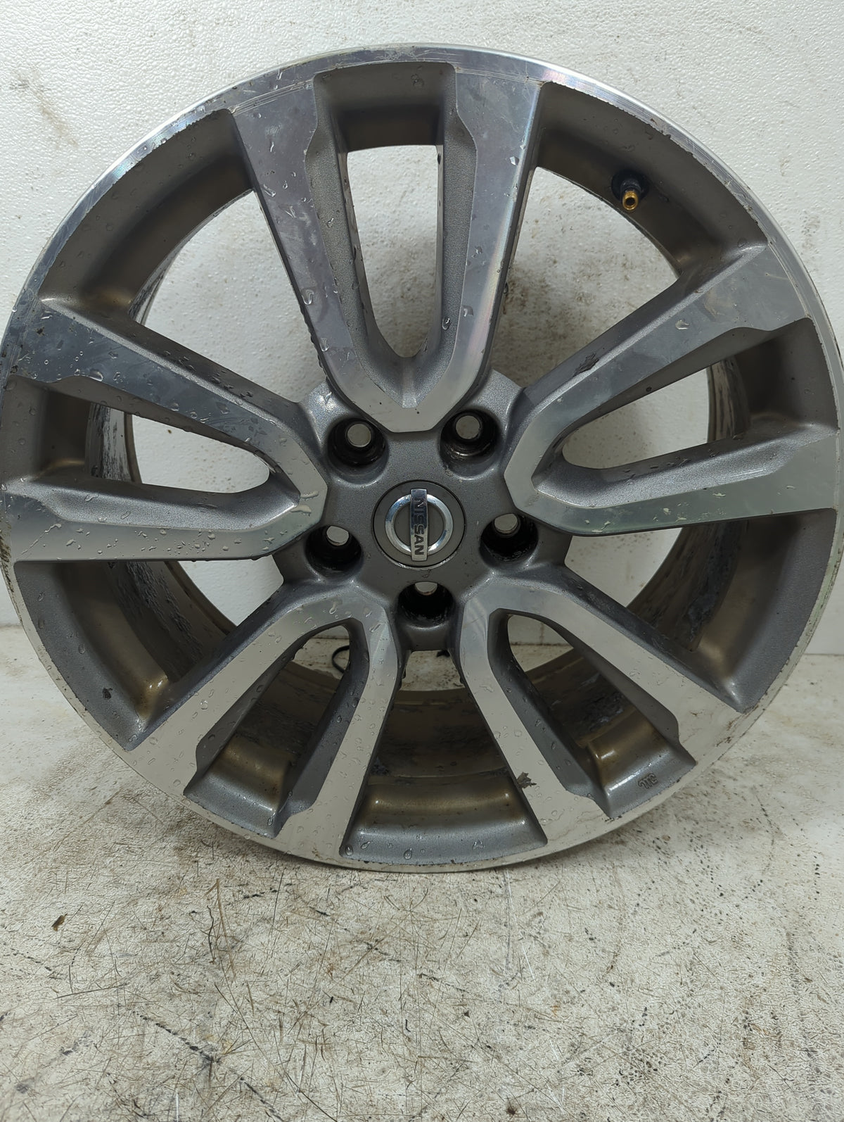 2016 Nissan Pathfinder Oem Wheel Rim 1401598 - Oemusedautoparts1.com