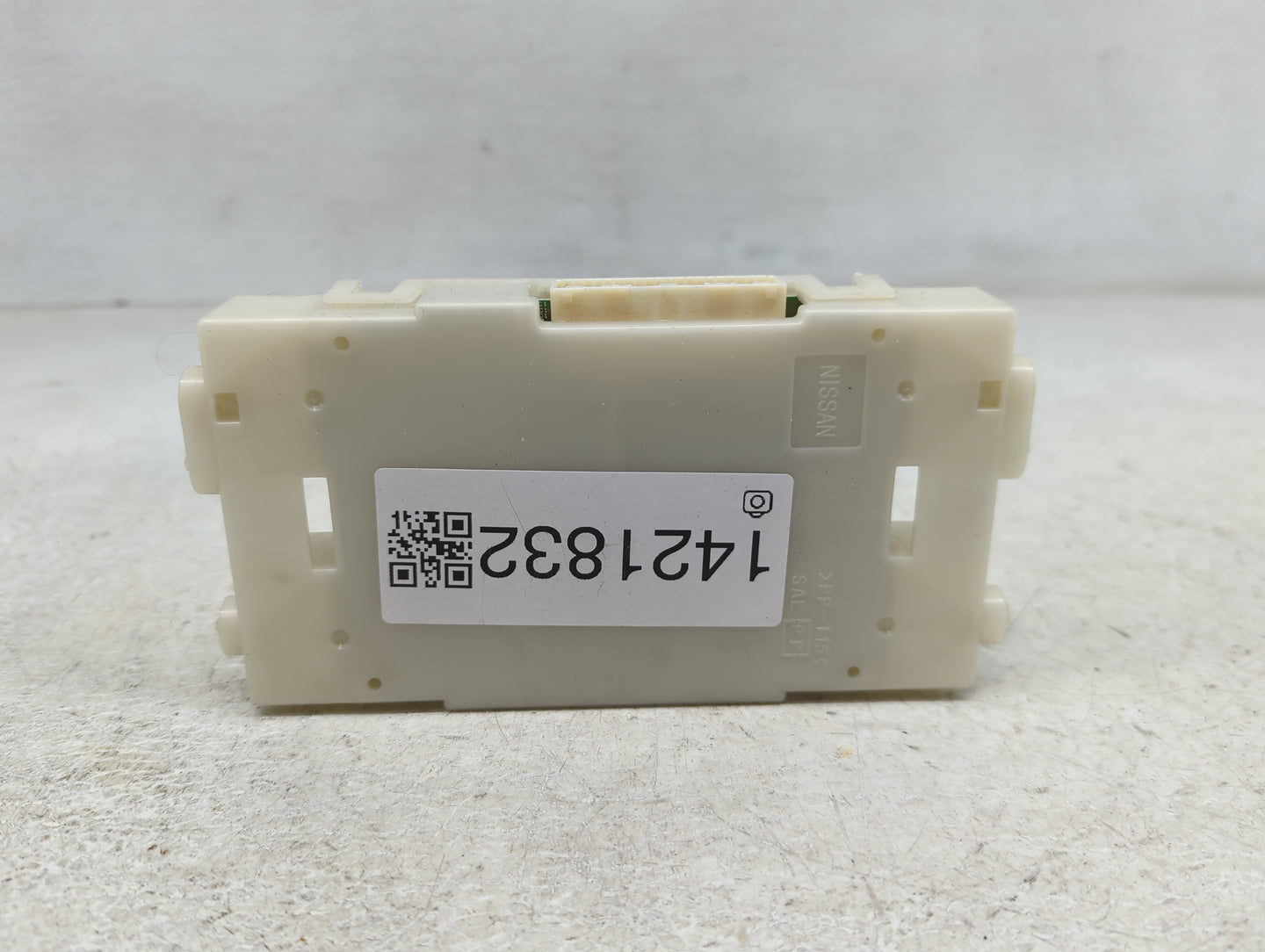 2016-2016 Nissan Pathfinder Temperature Control Module 27760-9pf0a - Oemusedautoparts1.com