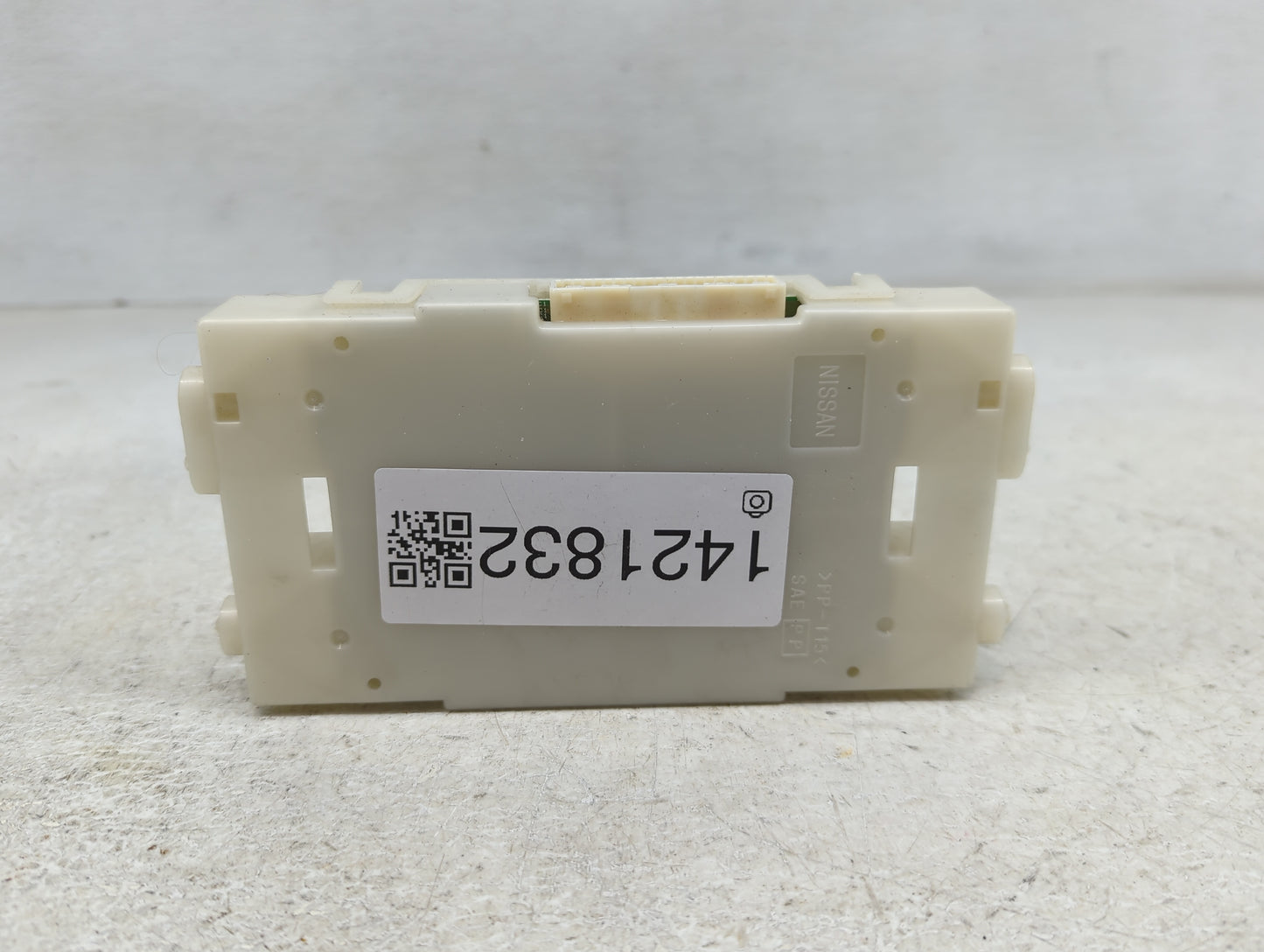 2016-2016 Nissan Pathfinder Temperature Control Module 27760-9pf0a - Oemusedautoparts1.com