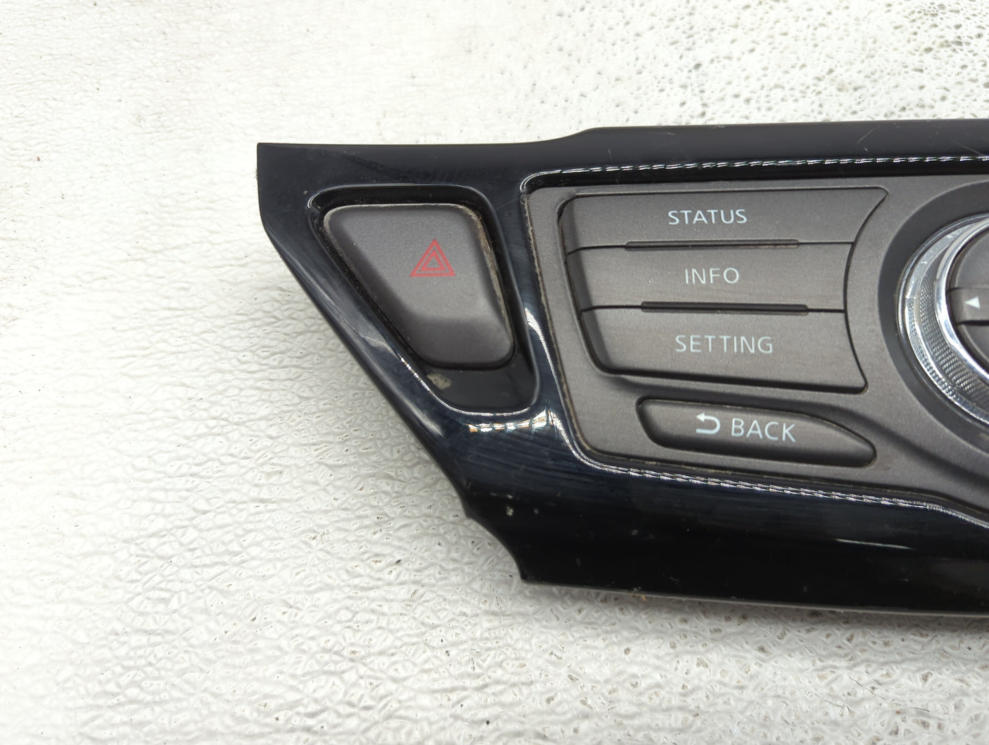 2015-2016 Nissan Pathfinder Radio Control Panel - Oemusedautoparts1.com