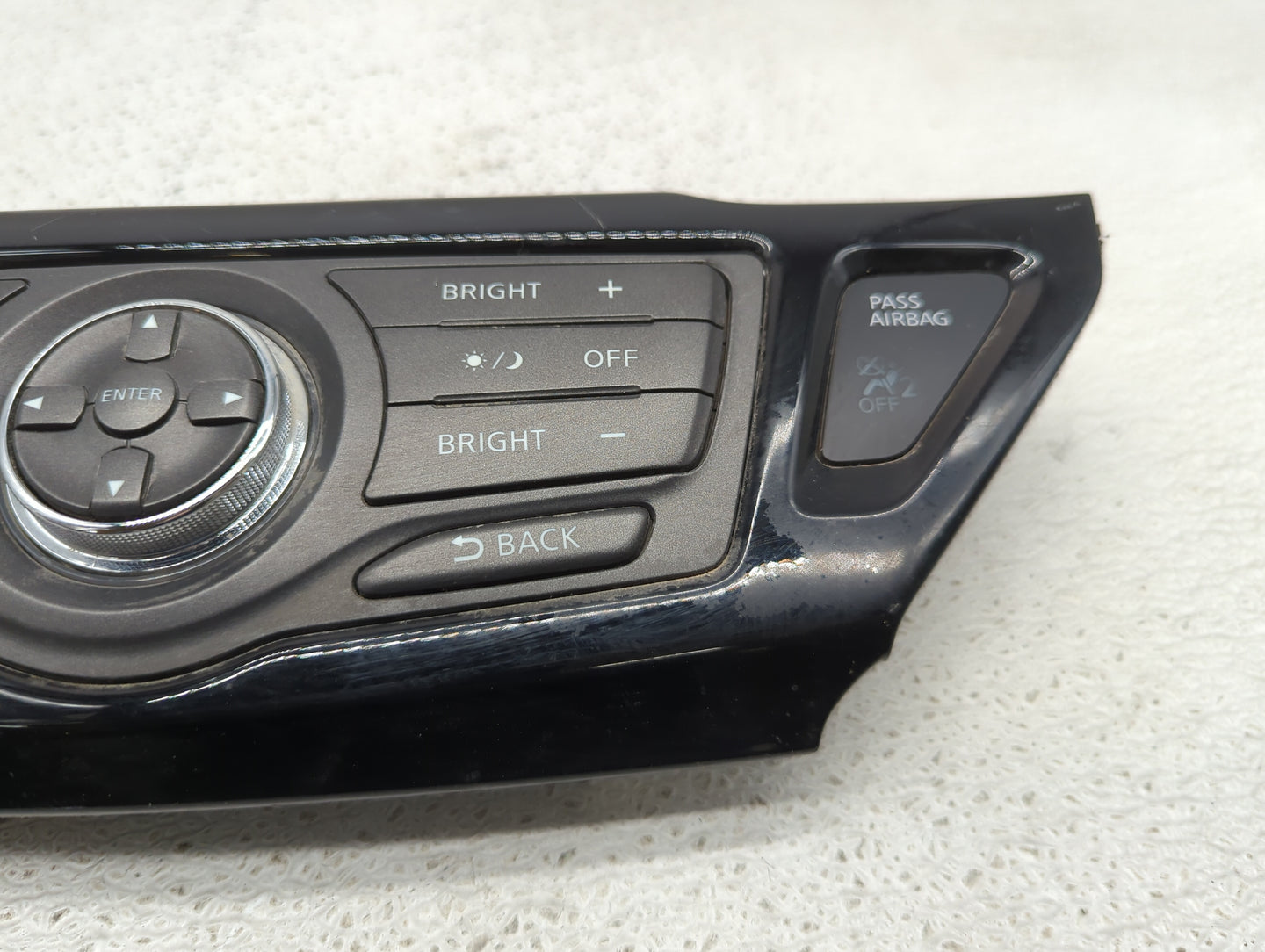 2015-2016 Nissan Pathfinder Radio Control Panel - Oemusedautoparts1.com