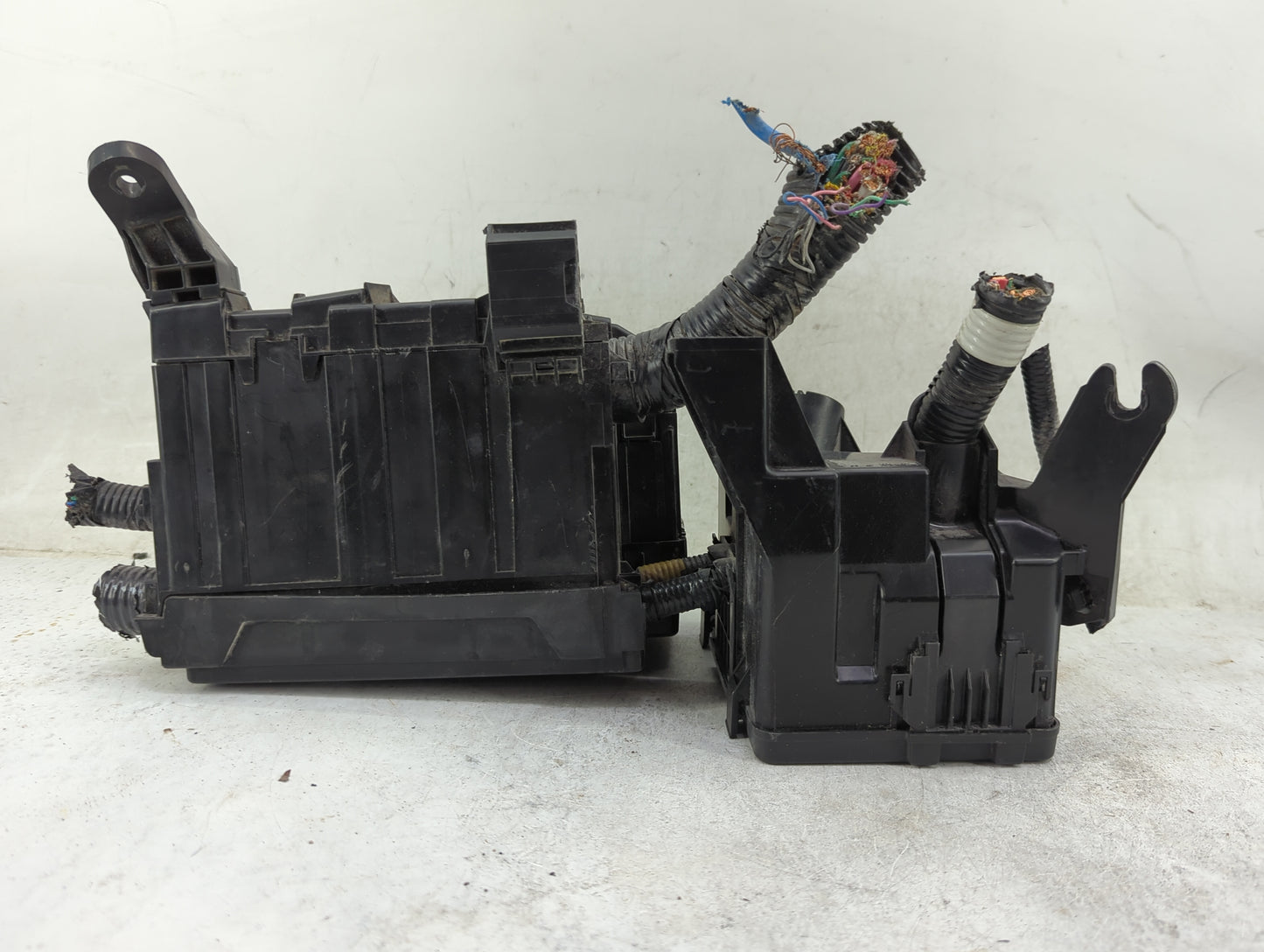 2015-2022 Nissan Pathfinder Fusebox Fuse Box Panel Relay Module Fits Fits 2015 2016 2017 2018 2019 2020 2022 OEM Used Auto P
