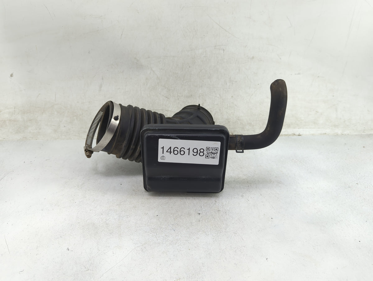 2016 Nissan Pathfinder Air Cleaner Intake Duct Hose Tube 1466198 - Oemusedautoparts1.com