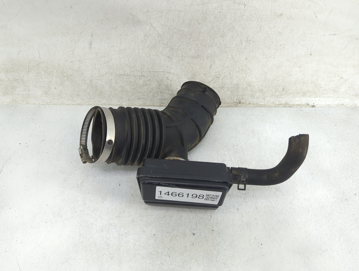 2016 Nissan Pathfinder Air Cleaner Intake Duct Hose Tube 1466198 - Oemusedautoparts1.com