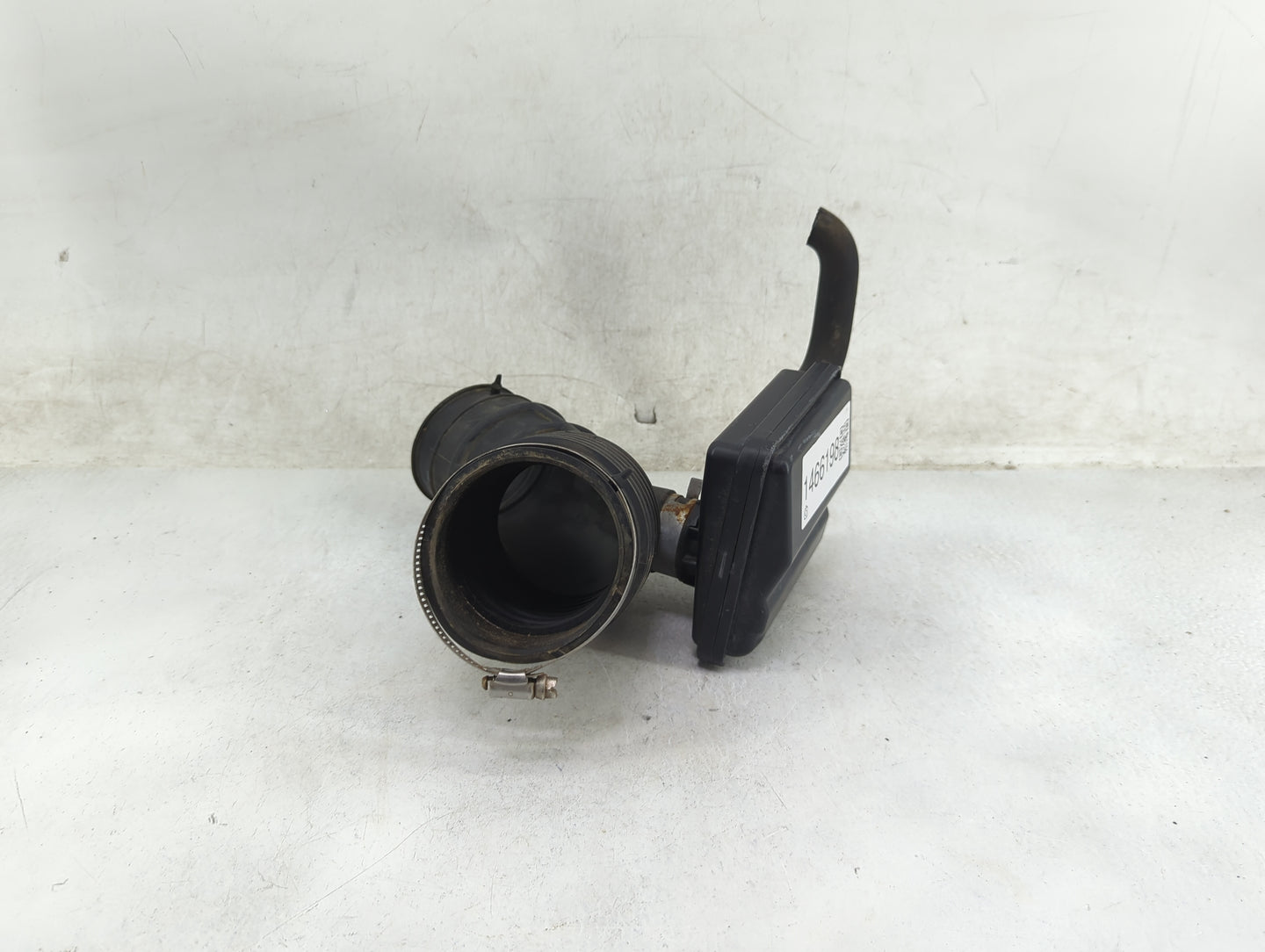 2016 Nissan Pathfinder Air Cleaner Intake Duct Hose Tube 1466198 - Oemusedautoparts1.com