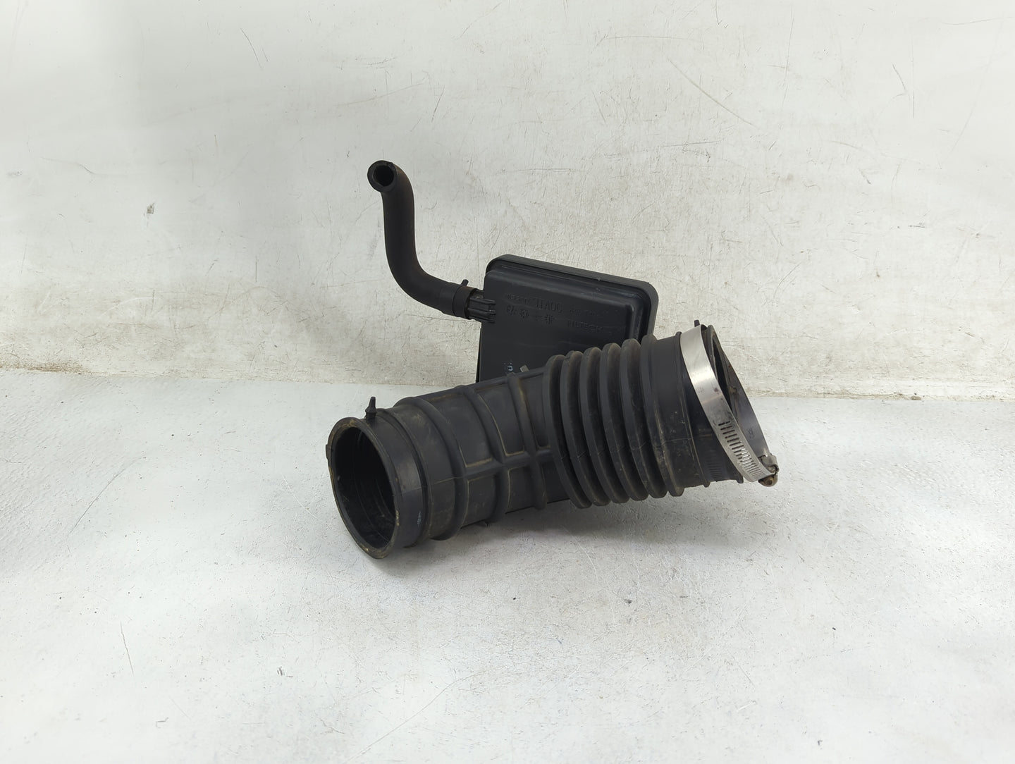 2016 Nissan Pathfinder Air Cleaner Intake Duct Hose Tube 1466198 - Oemusedautoparts1.com