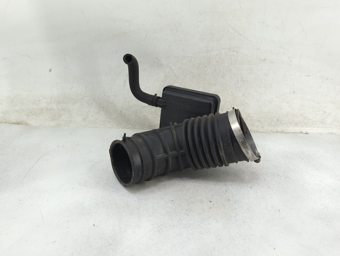 2016 Nissan Pathfinder Air Cleaner Intake Duct Hose Tube 1466198 - Oemusedautoparts1.com