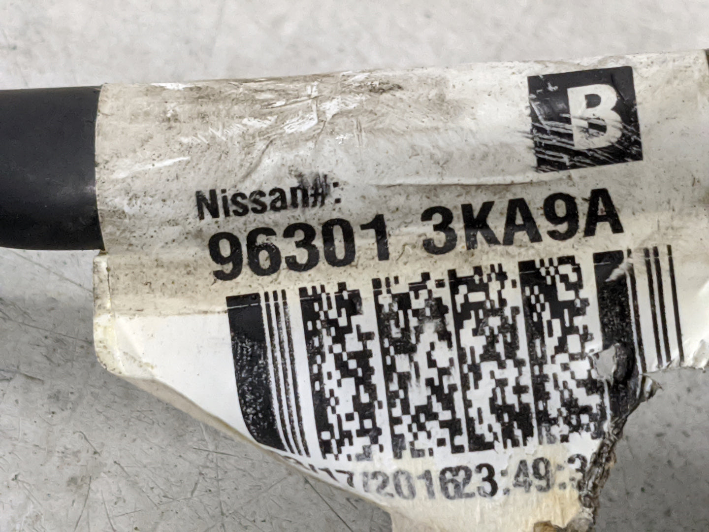 2013-2016 Nissan Pathfinder Passenger Side View Mirror - Right Door Mirror OEM Used - Oemusedautoparts1.com