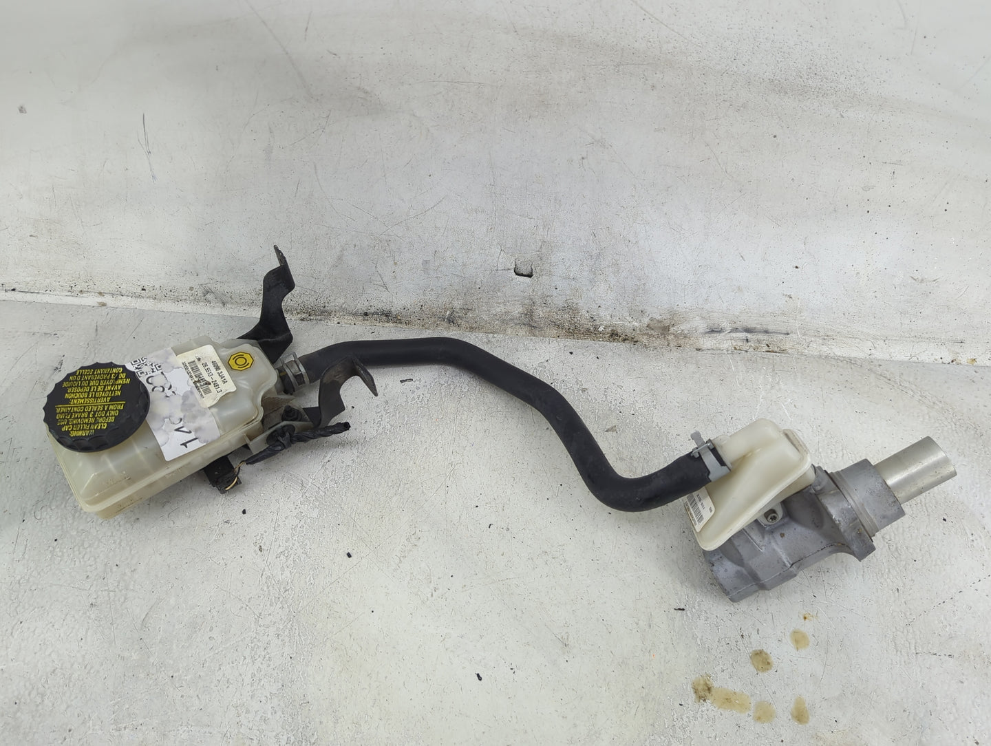 2013-2016 Nissan Pathfinder Brake Master Cylinder 1492292 - Oemusedautoparts1.com