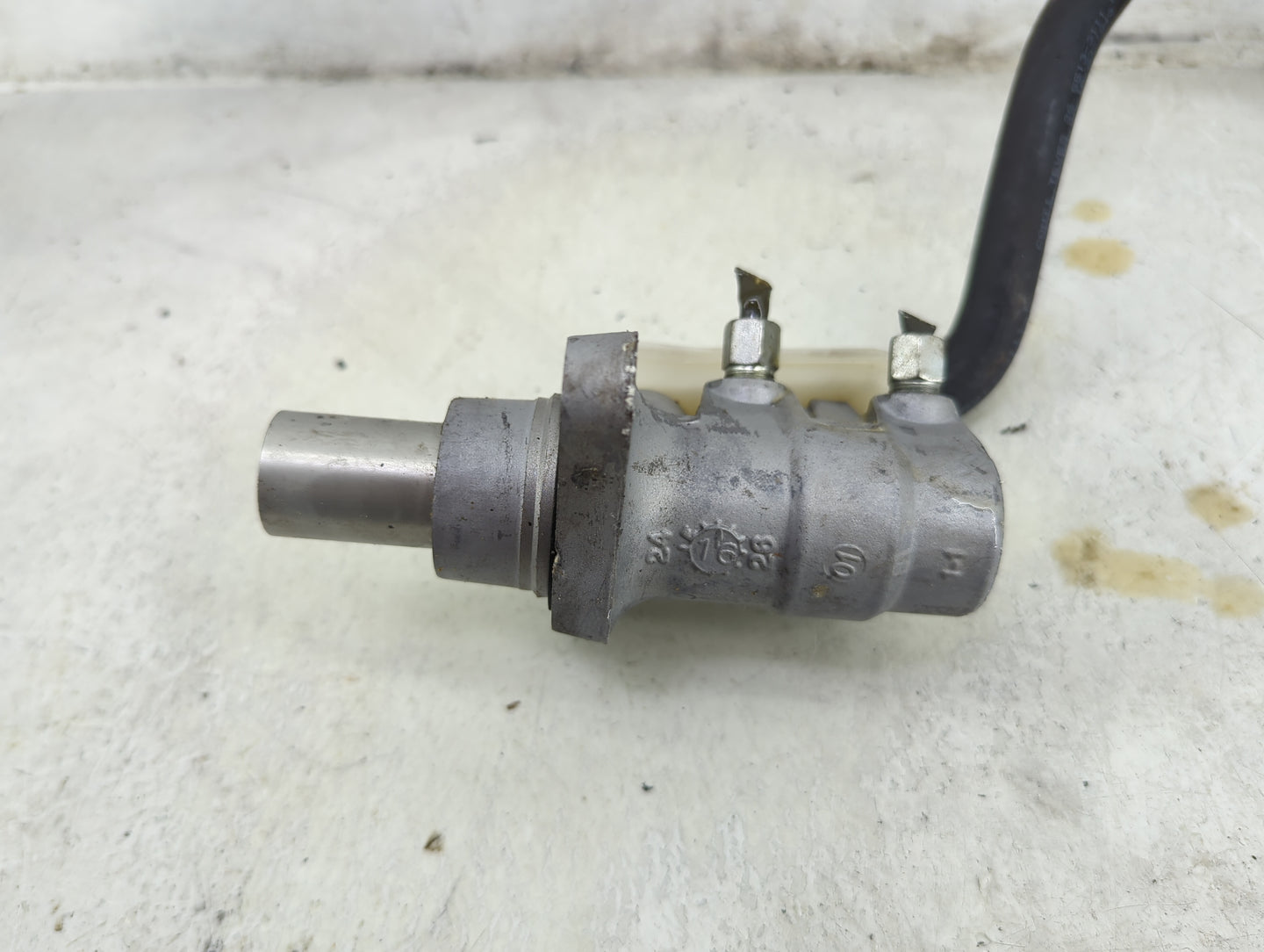 2013-2016 Nissan Pathfinder Brake Master Cylinder 1492292 - Oemusedautoparts1.com