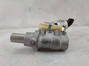 compare product 2013-2016 Nissan Pathfinder Brake Master Cylinder 1499022