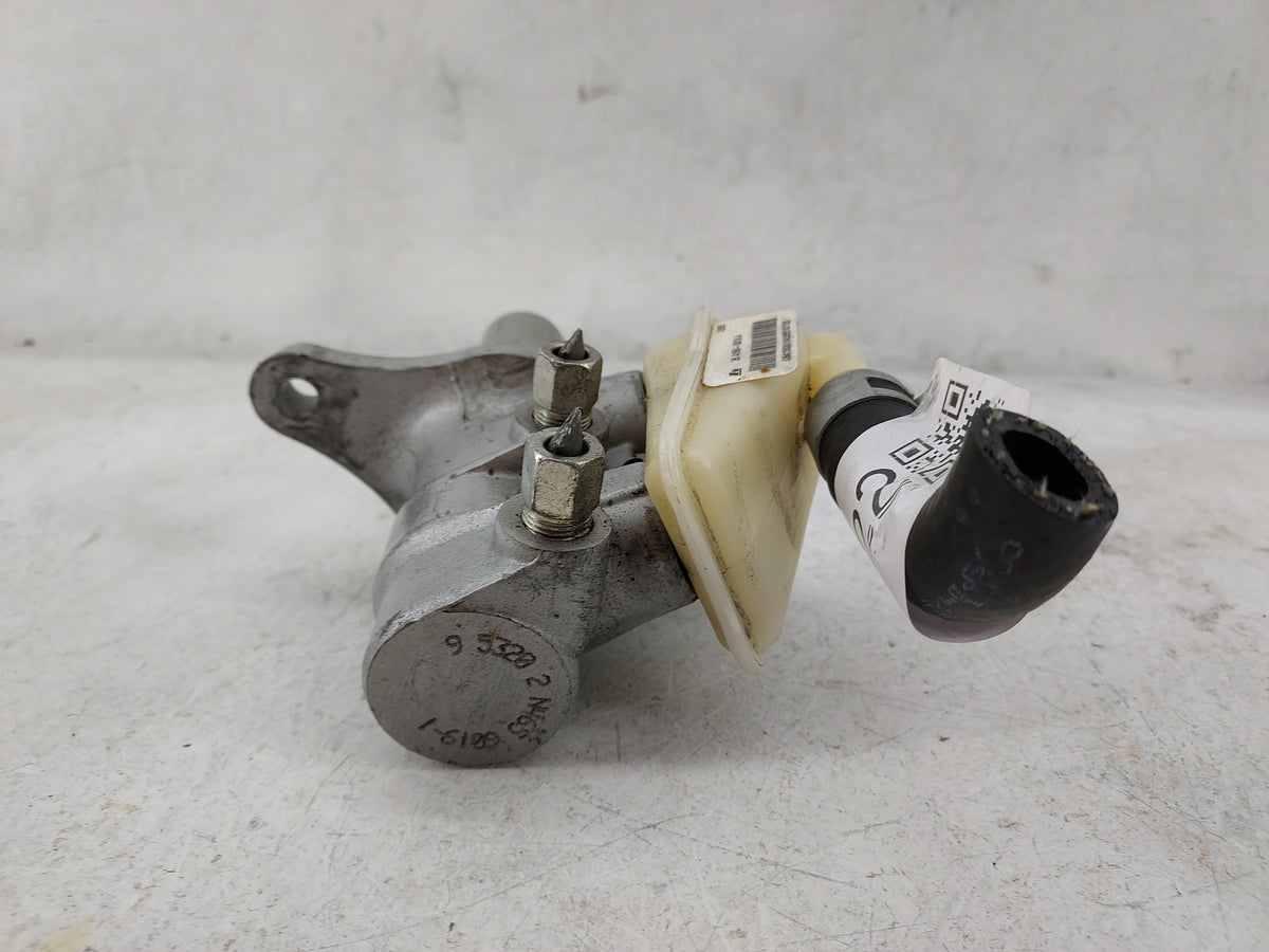 2013-2016 Nissan Pathfinder Brake Master Cylinder 1499022 - Oemusedautoparts1.com