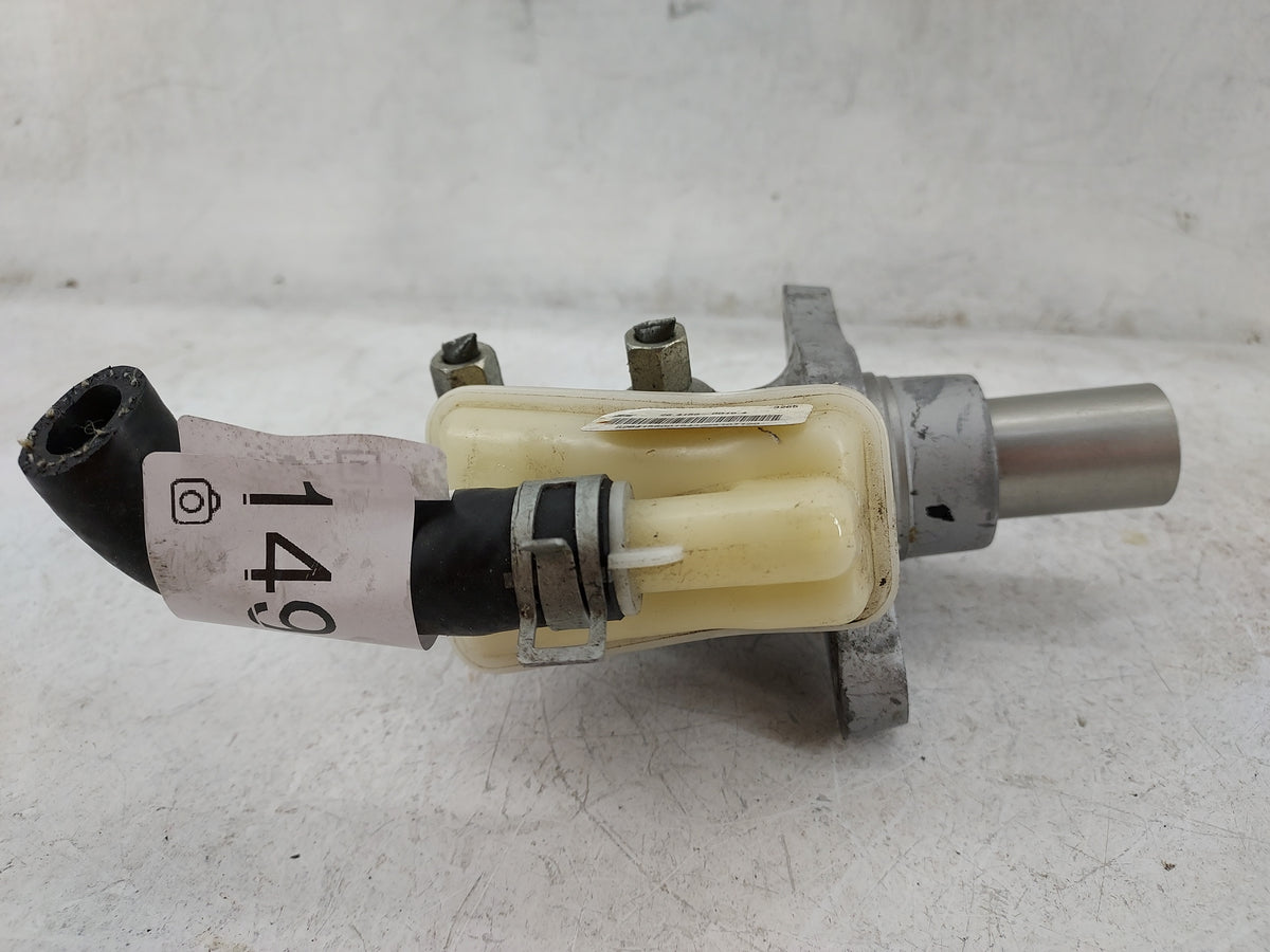 2013-2016 Nissan Pathfinder Brake Master Cylinder 1499022 - Oemusedautoparts1.com