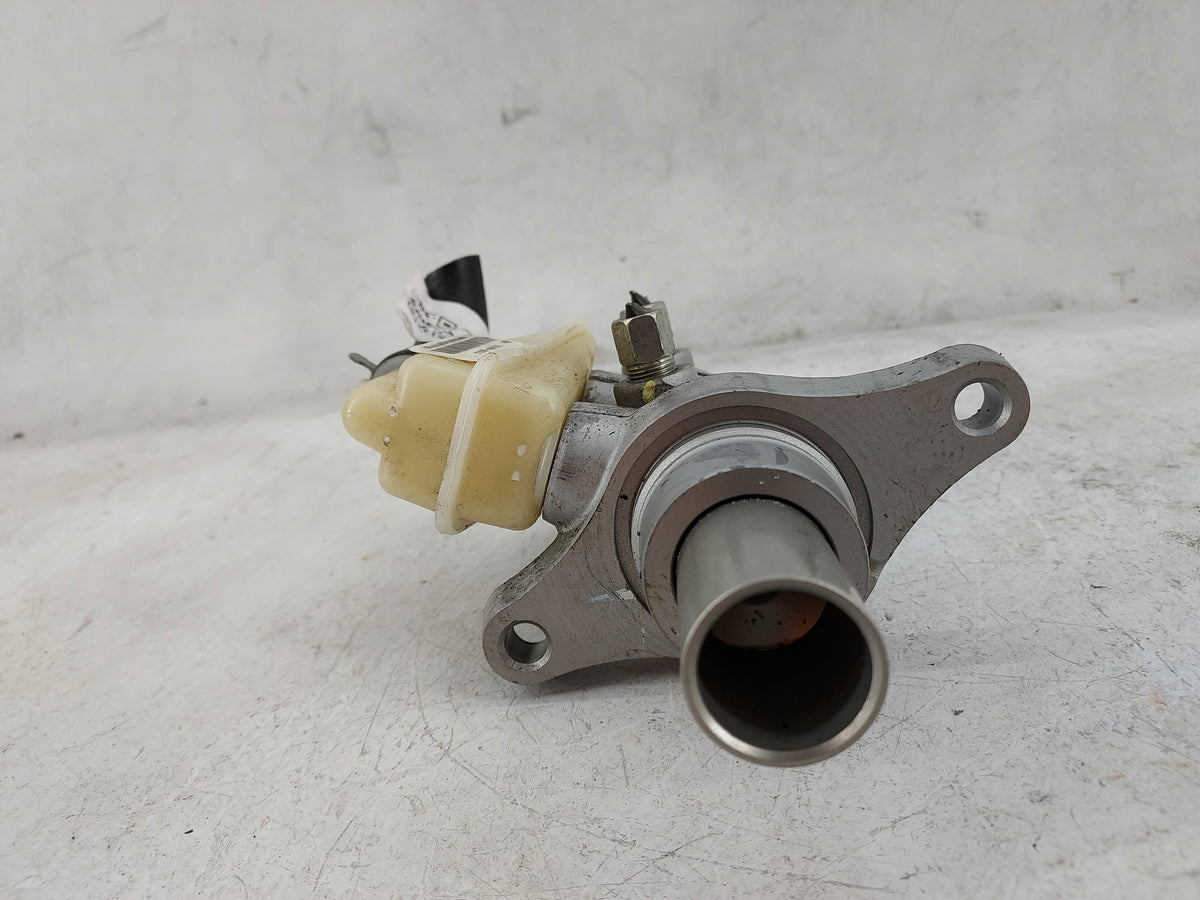2013-2016 Nissan Pathfinder Brake Master Cylinder 1499022 - Oemusedautoparts1.com