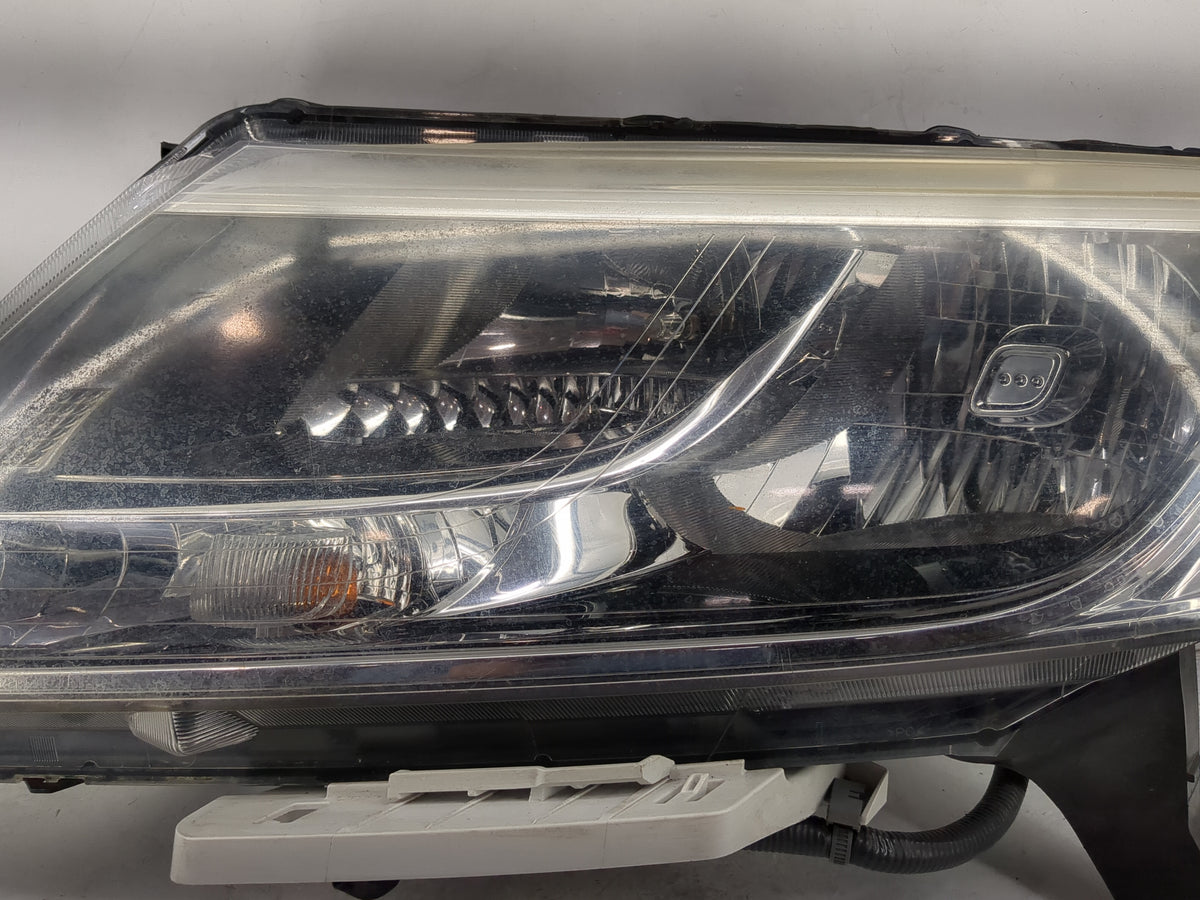 2013-2016 Nissan Pathfinder Driver Left Oem Head Light Headlight Lamp 1501687 - Oemusedautoparts1.com