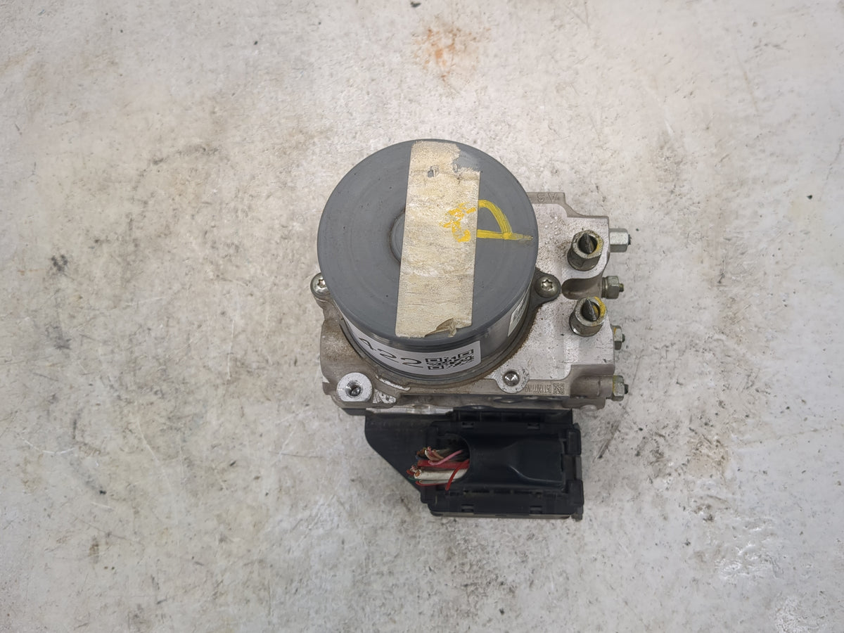2016 Nissan Pathfinder Anti-Lock Brake ABS Pump Module Actuator OEM P/N:476609NF0B 0511207T1NG Fits OEM Used Auto Parts - Oe