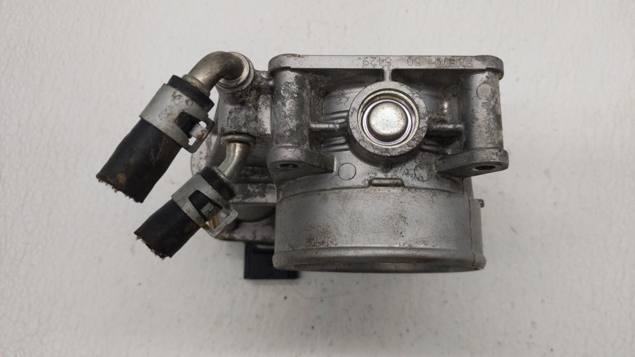 2015-2016 Nissan Pathfinder Throttle Body P/N:RME70-50 Fits Fits 2015 2016 2017 2018 2019 OEM Used Auto Parts - Oemusedautop