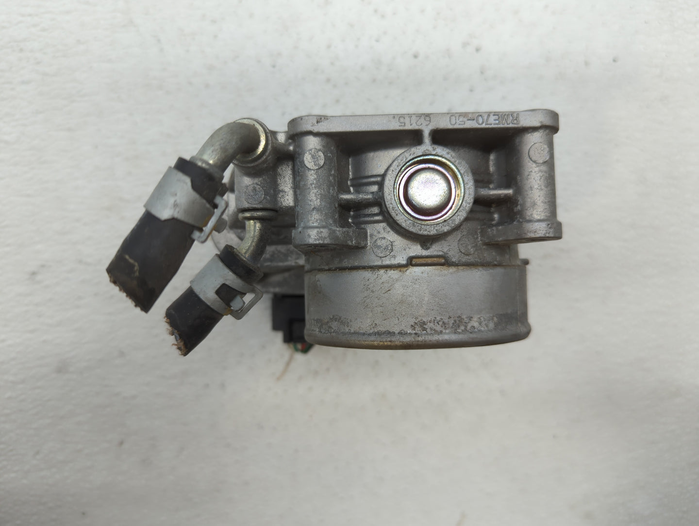 2015-2016 Nissan Pathfinder Throttle Body P/N:RME70-50 Fits Fits 2015 2016 2017 2018 2019 OEM Used Auto Parts - Oemusedautop