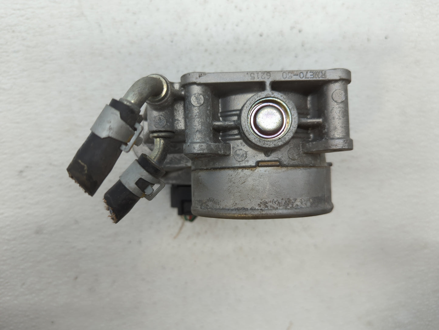 2015-2016 Nissan Pathfinder Throttle Body P/N:RME70-50 Fits Fits 2015 2016 2017 2018 2019 OEM Used Auto Parts - Oemusedautop