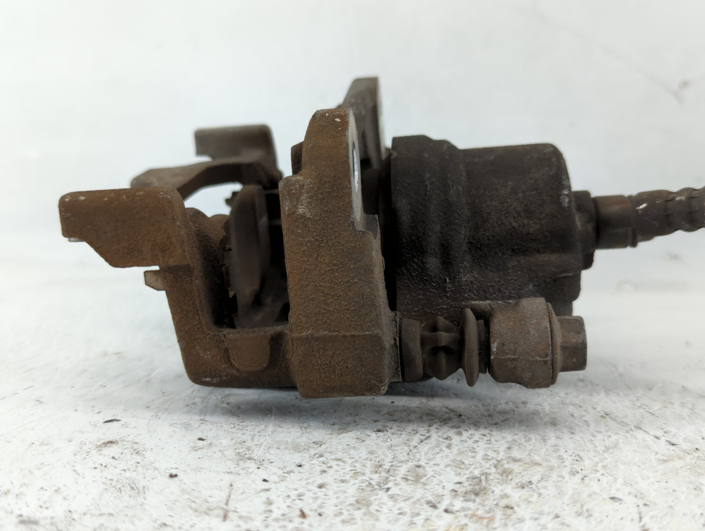 2013-2020 Nissan Pathfinder Front Driver Left Brake Caliper - Oemusedautoparts1.com