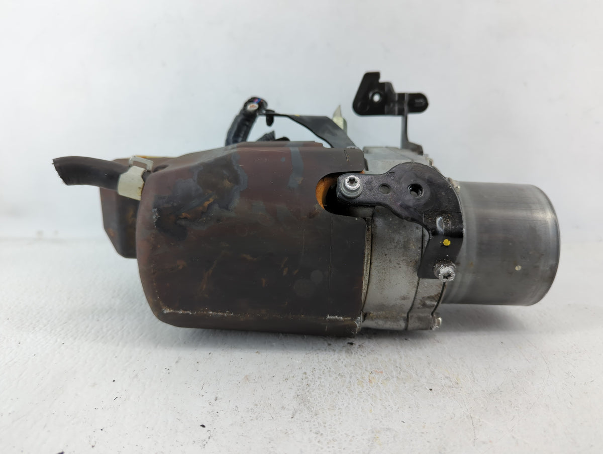 2016 Nissan Pathfinder Anti-Lock Brake ABS Pump Module Actuator OEM P/N:q3t52183 Fits OEM Used Auto Parts - Oemusedautoparts