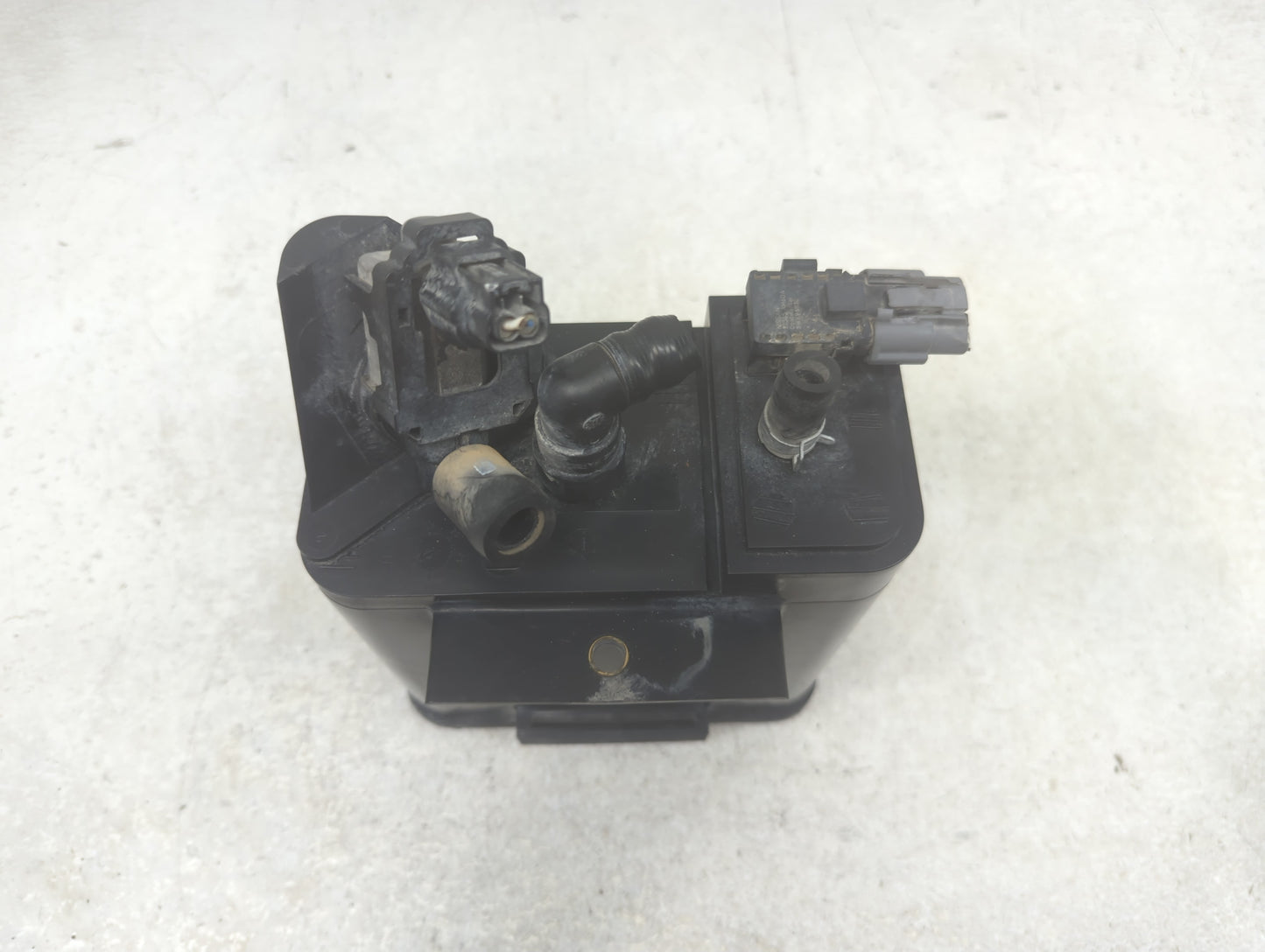 2016 Nissan Pulsar Fuel Vapor Charcoal Canister - Oemusedautoparts1.com