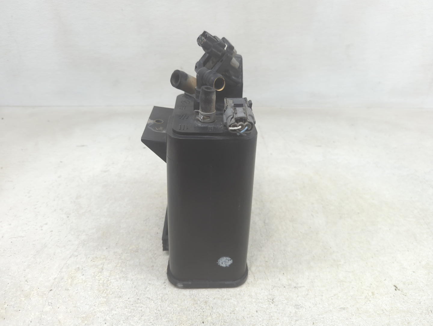 2016 Nissan Pulsar Fuel Vapor Charcoal Canister - Oemusedautoparts1.com